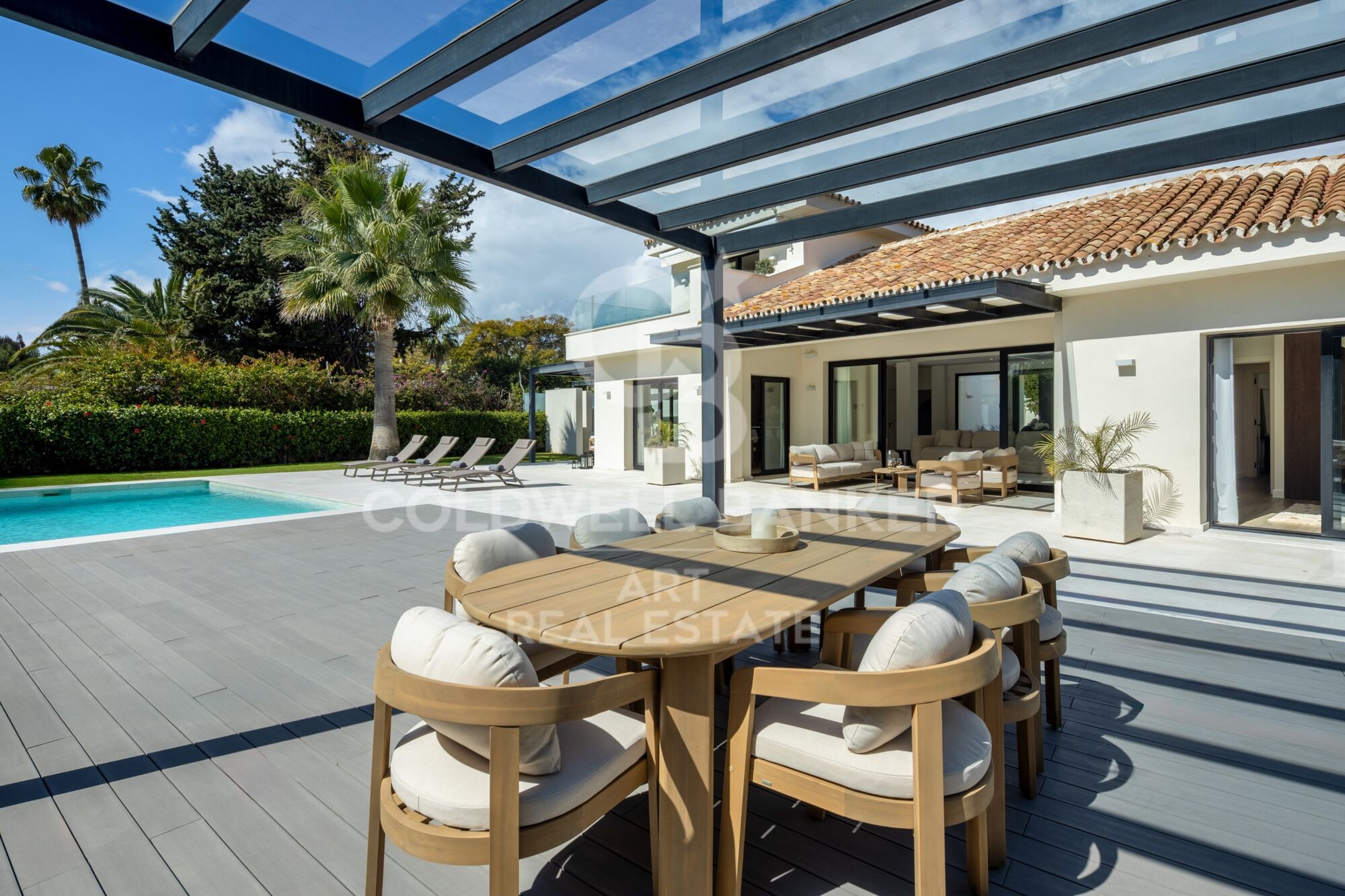 Villa mediterránea contemporánea junto a la playa en Marbella