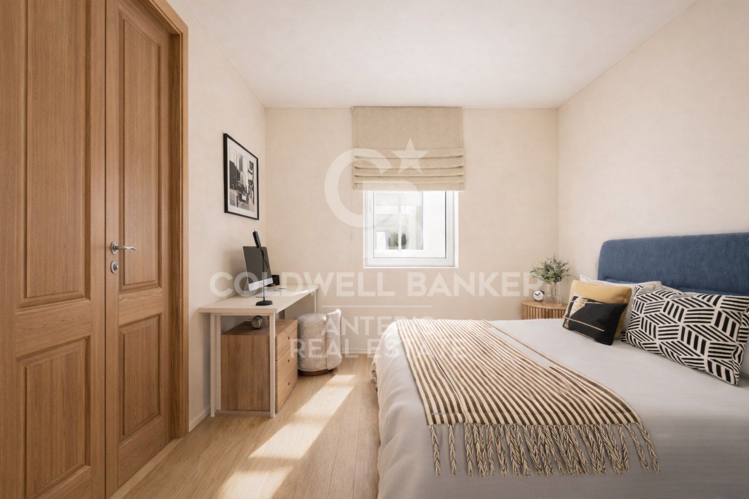Upper-floor apartment for sale on Balmes Street