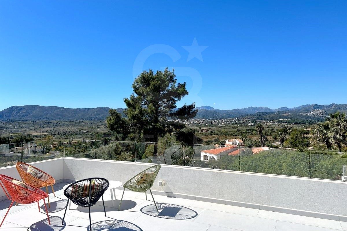 Exclusiva Villa de Diseño en el Montgó, Jávea | Vistas al Valle, Piscina Climatizada y Máxima Privacidad