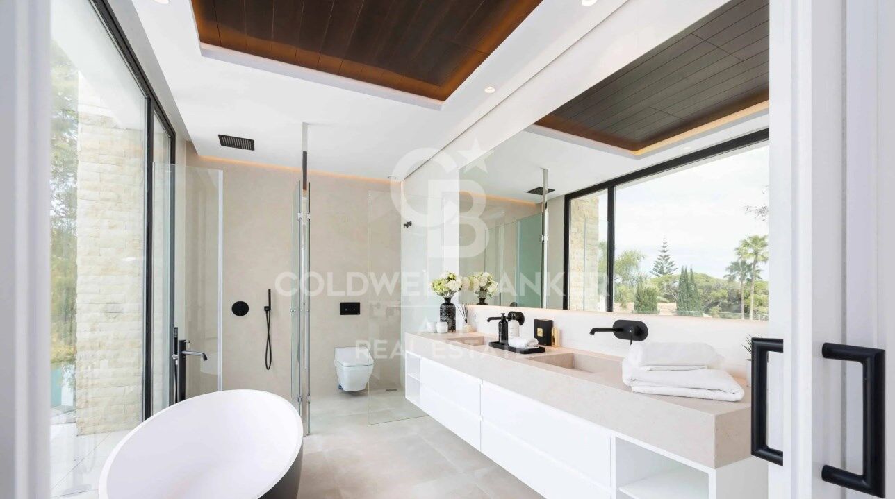 Exclusive villa in a private luxury development on Marbella's Golden Mile