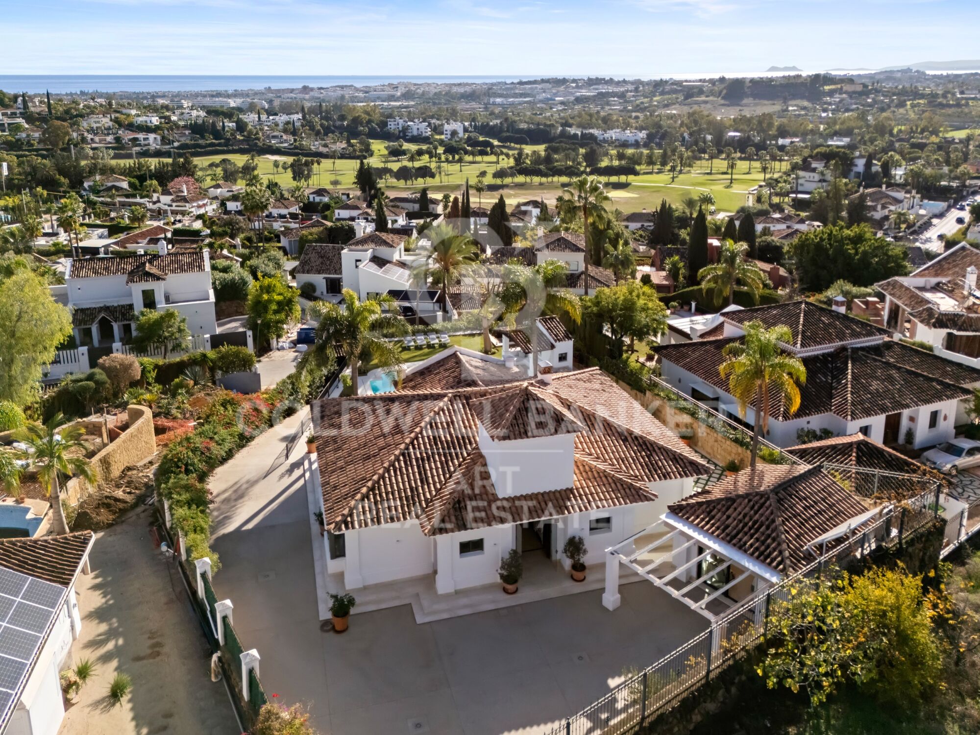 Increíble villa con vistas abiertas sobre el entorno natural y el Mediterráneo