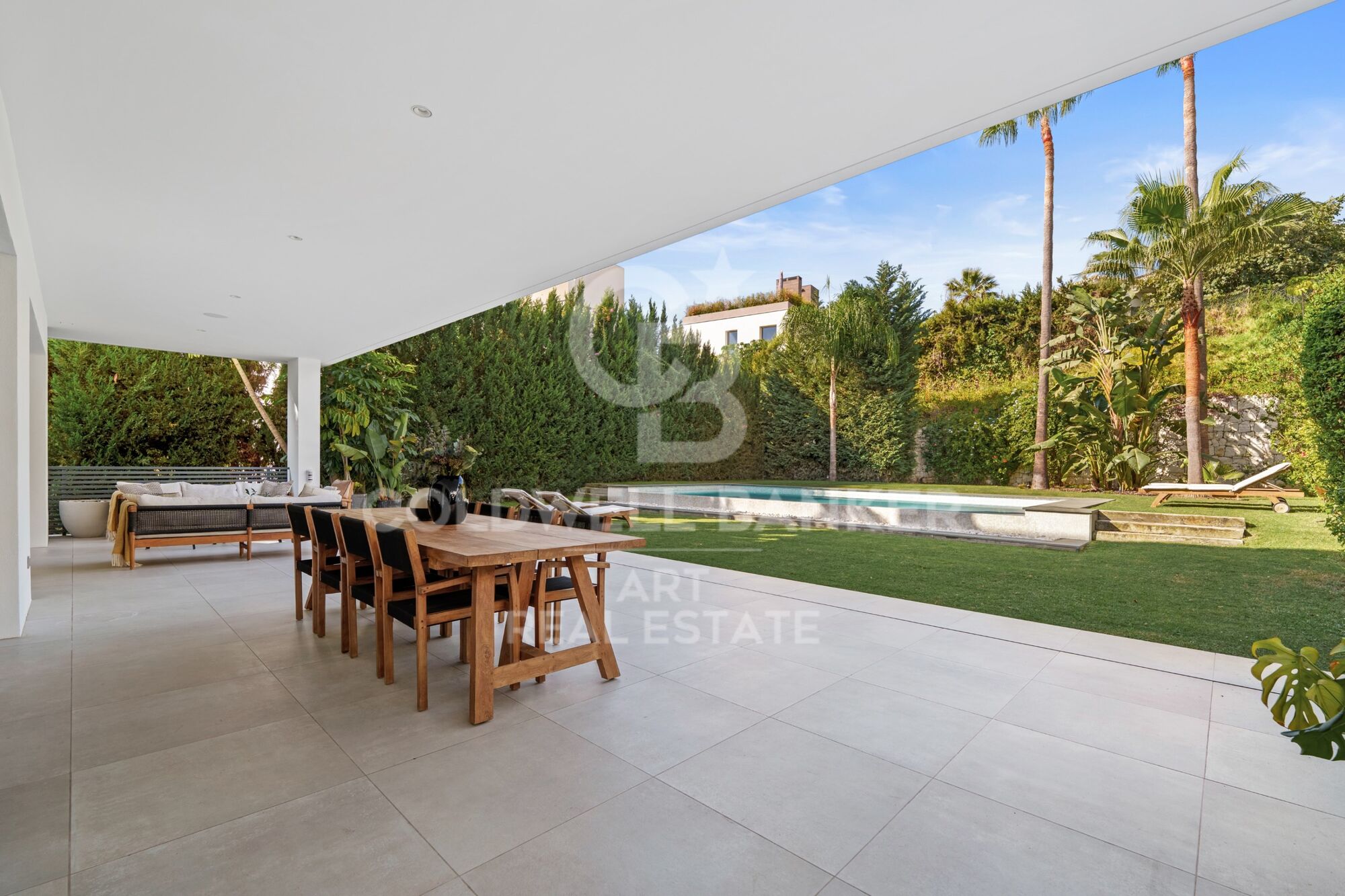 Villa contemporánea de lujo con piscina privada y vistas panorámicas en Nueva Andalucía, Marbella