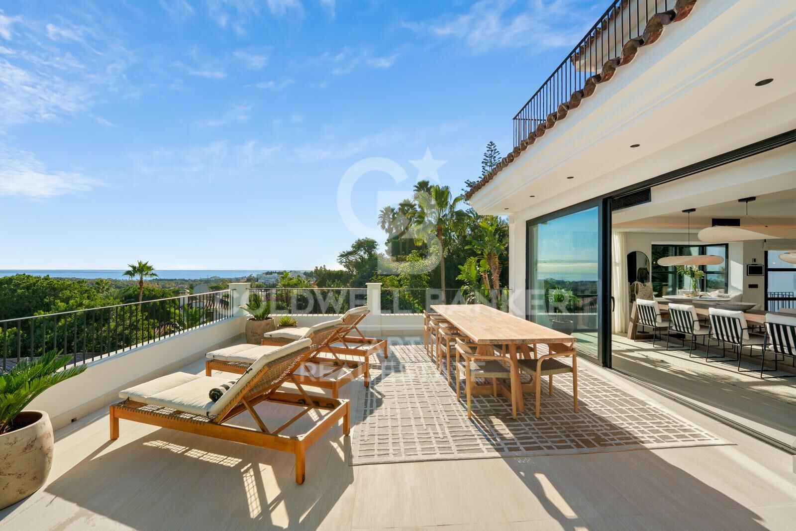 Impressionnante villa contemporaine avec vue panoramique à Puerto Banús.