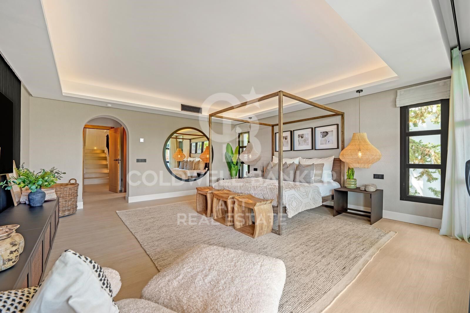 Impressionnante villa contemporaine avec vue panoramique à Puerto Banús.