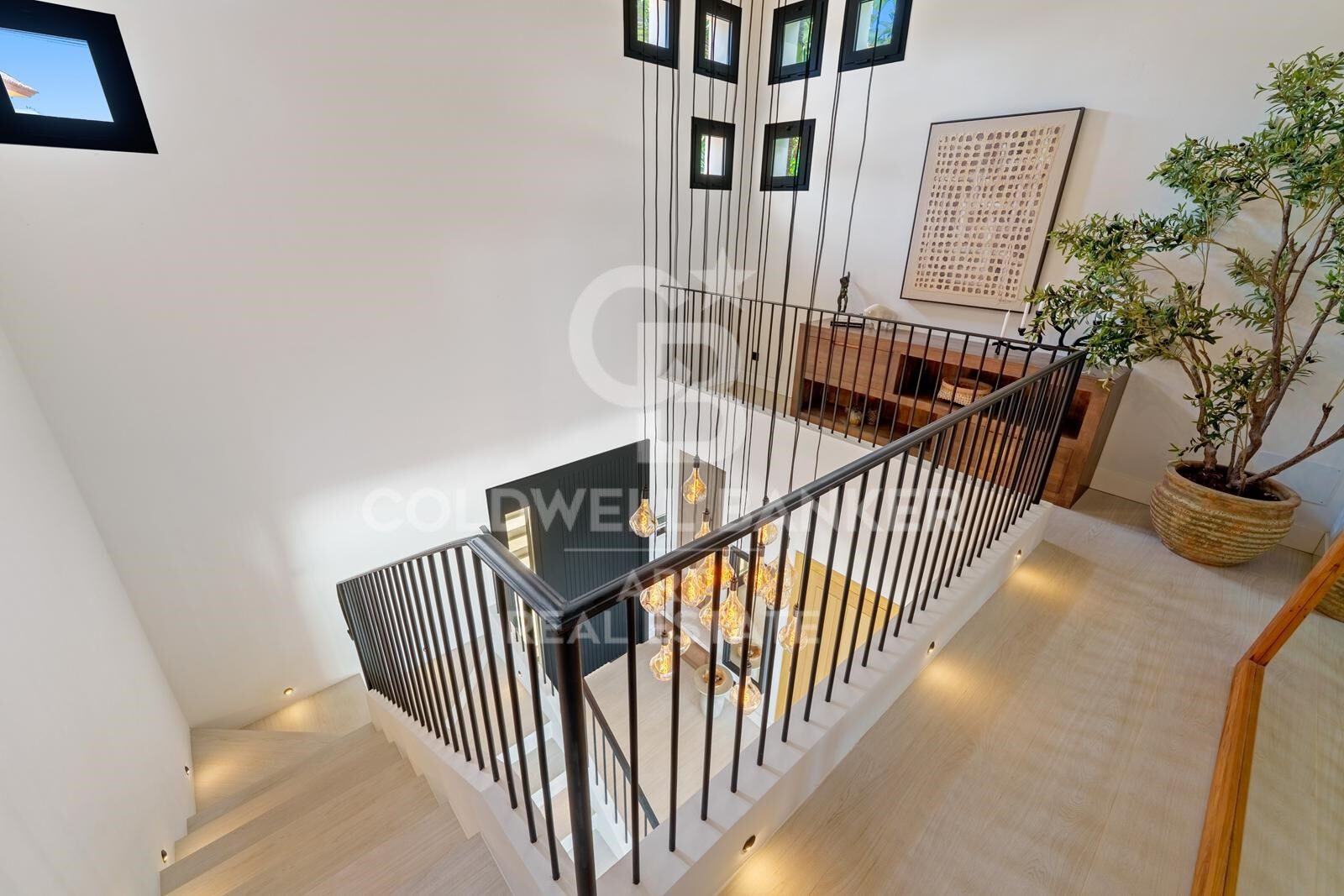 Impressionnante villa contemporaine avec vue panoramique à Puerto Banús.