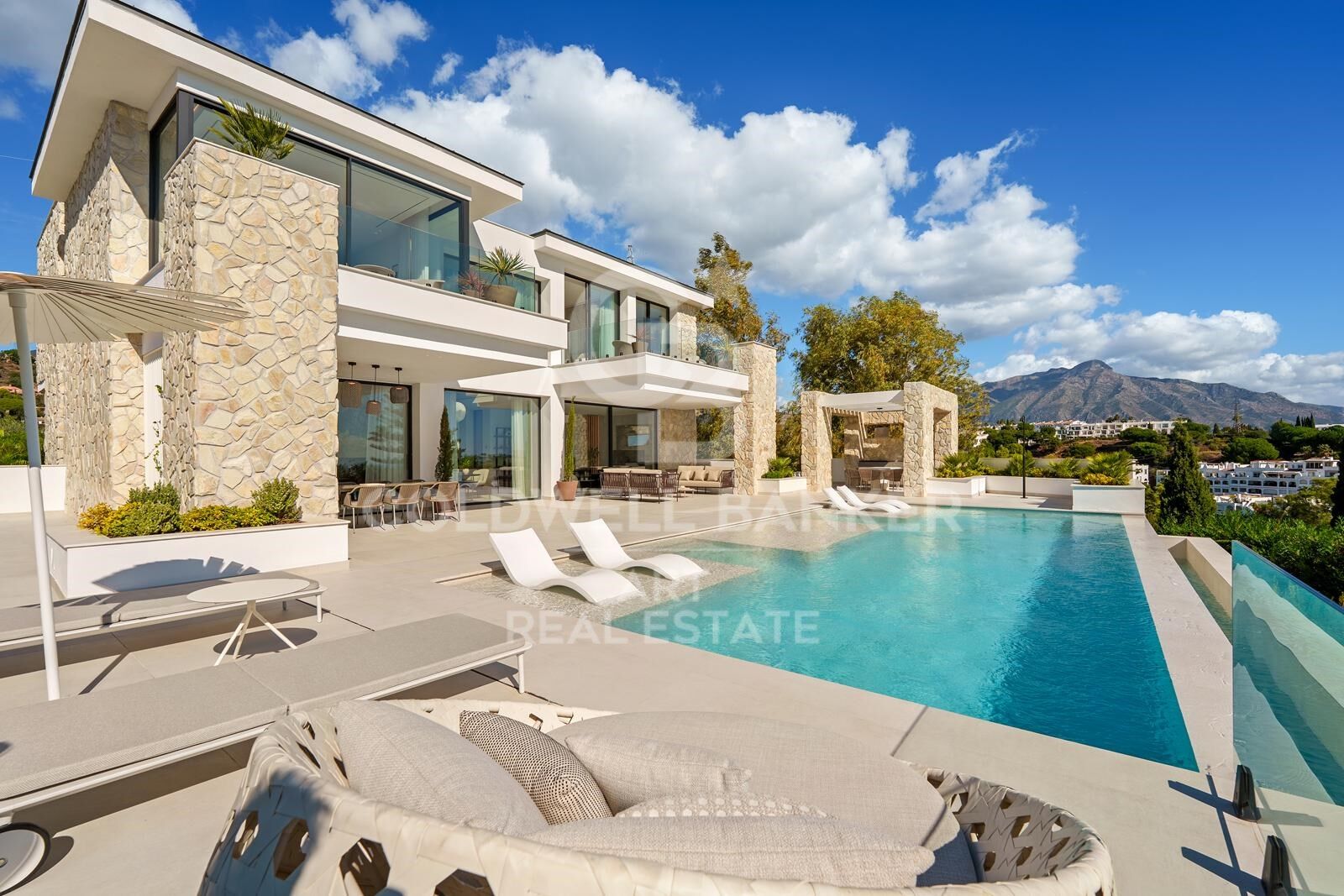 Villa exceptionnelle à La Quinta avec des vues spectaculaires sur la mer et la montagne