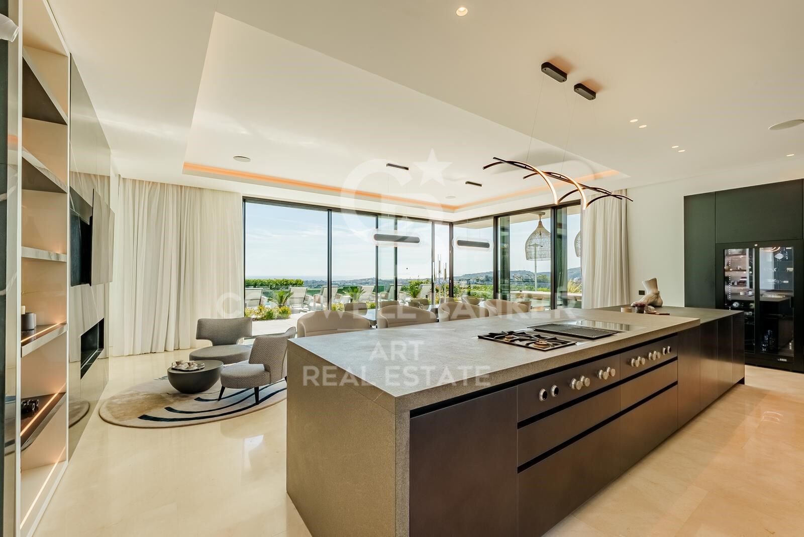 Exquisite Luxusvilla mit Panoramablick auf das Mittelmeer in La Quinta