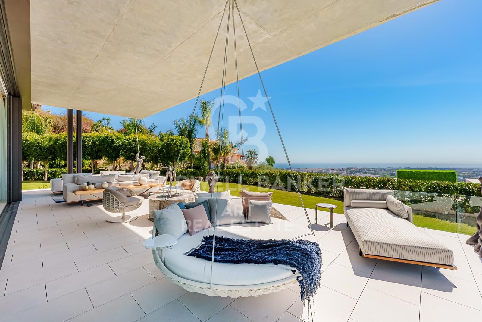 Exquisite Luxusvilla mit Panoramablick auf das Mittelmeer in La Quinta