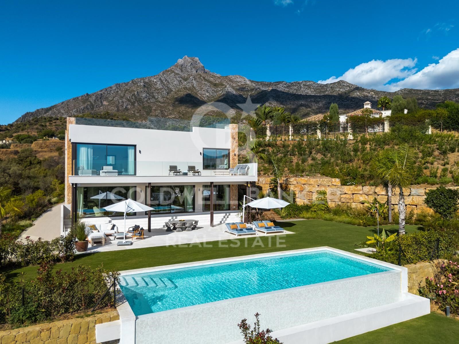 Sophisticated contemporary villa with sea views - Marbella Hill Club, Golden Mile
