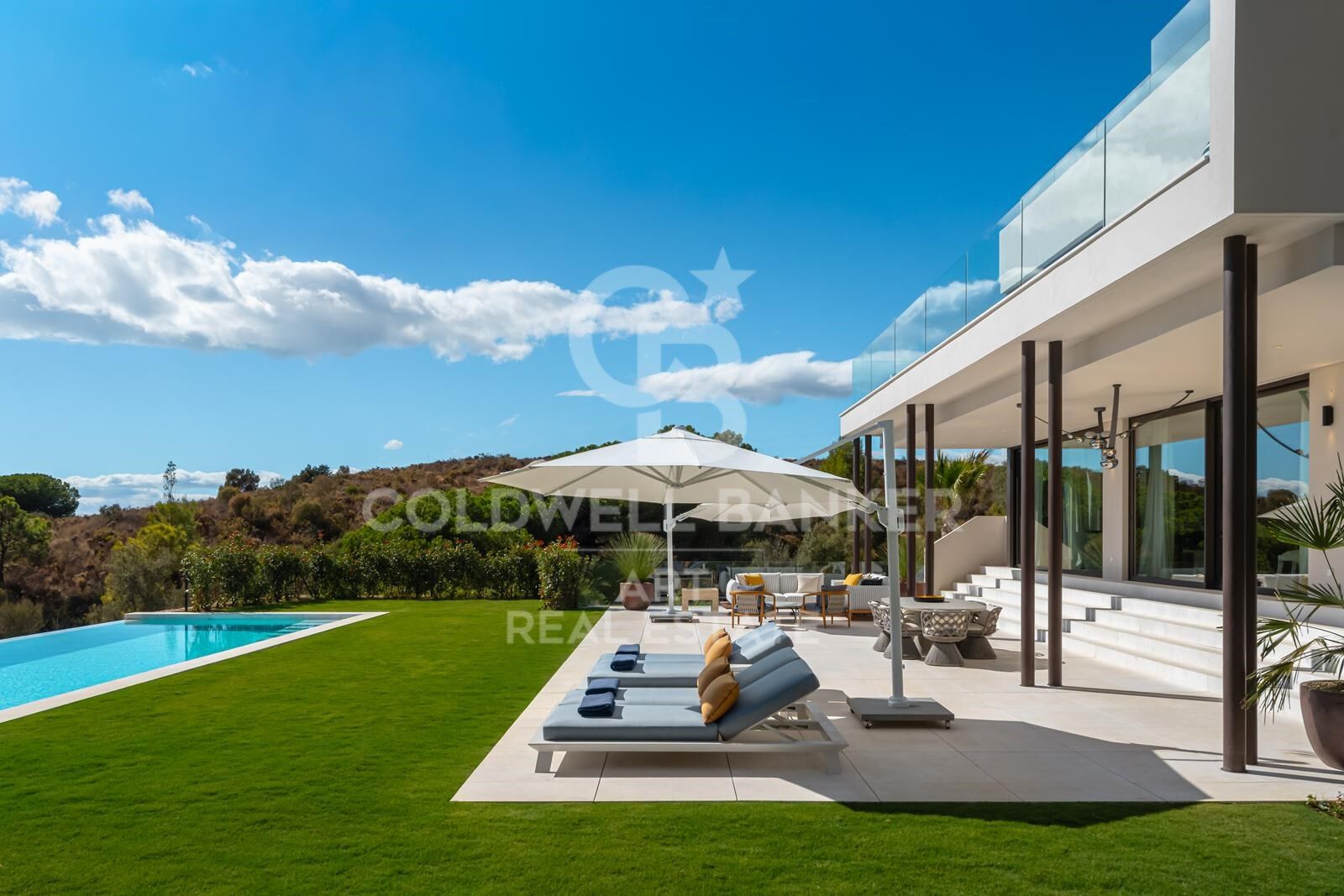 Sophisticated contemporary villa with sea views - Marbella Hill Club, Golden Mile