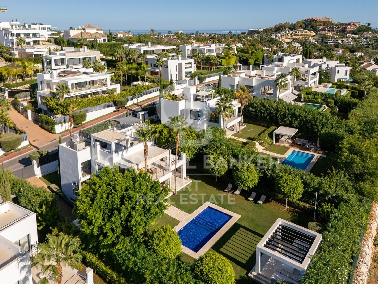 Zeitgenössische Villa mit elegantem Design - Nueva Andalucía, Marbella