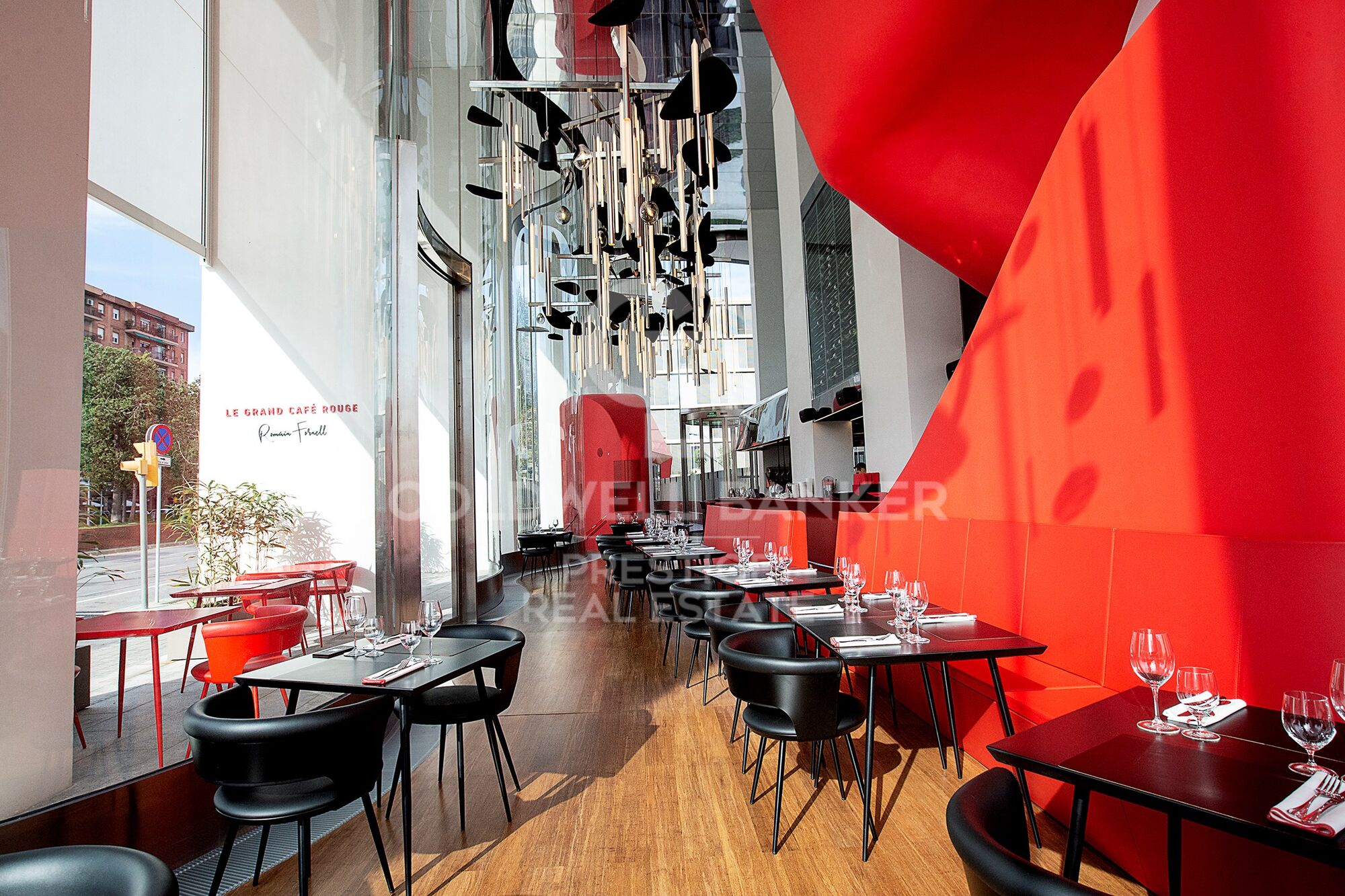 Iconic building in Barcelona: A luxury in heights in Diagonal Mar