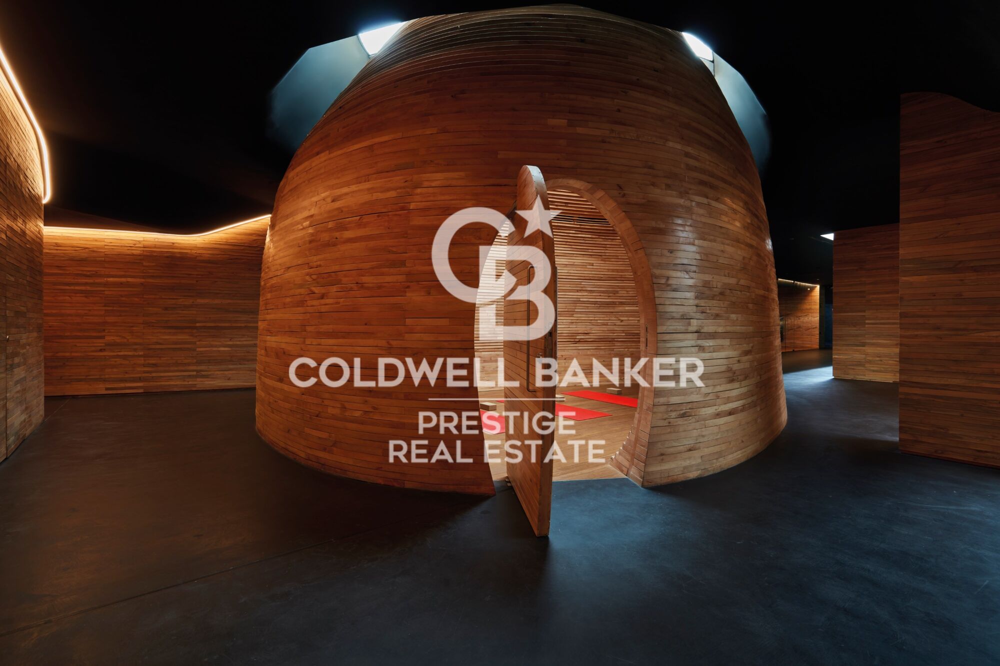 Icónico edificio en Barcelona: Un lujo en alturas en Diagonal Mar