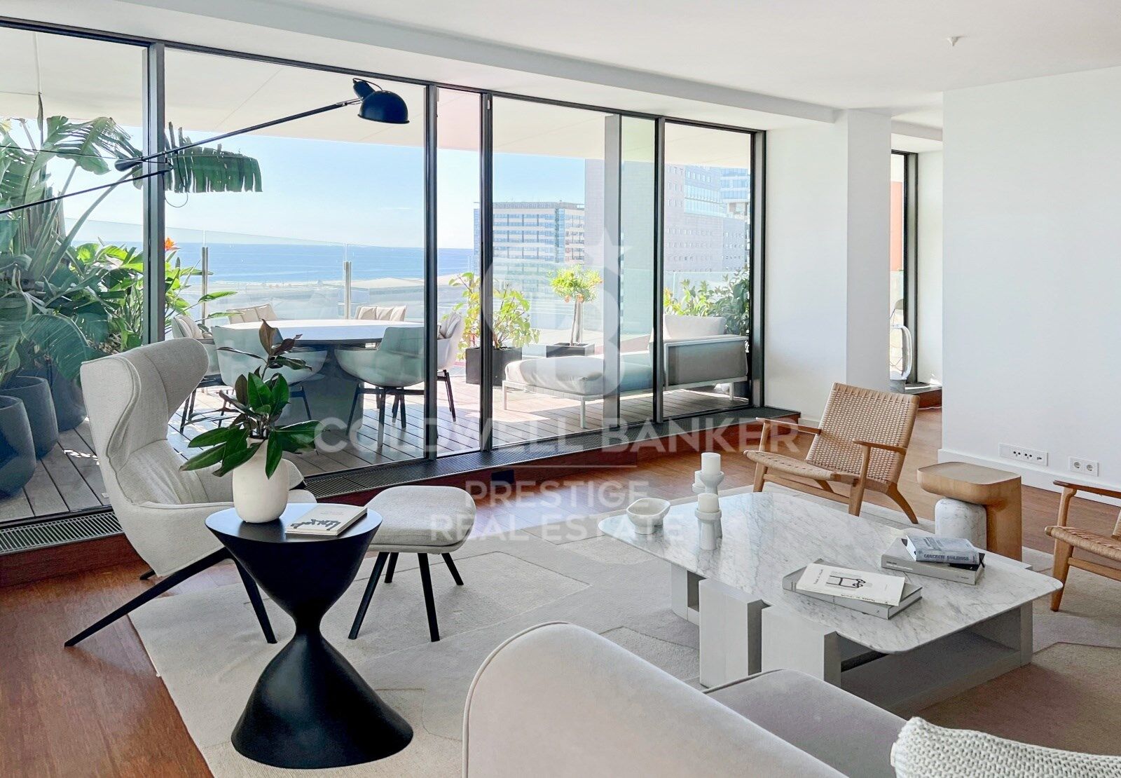 Iconic building in Barcelona: A luxury in heights in Diagonal Mar