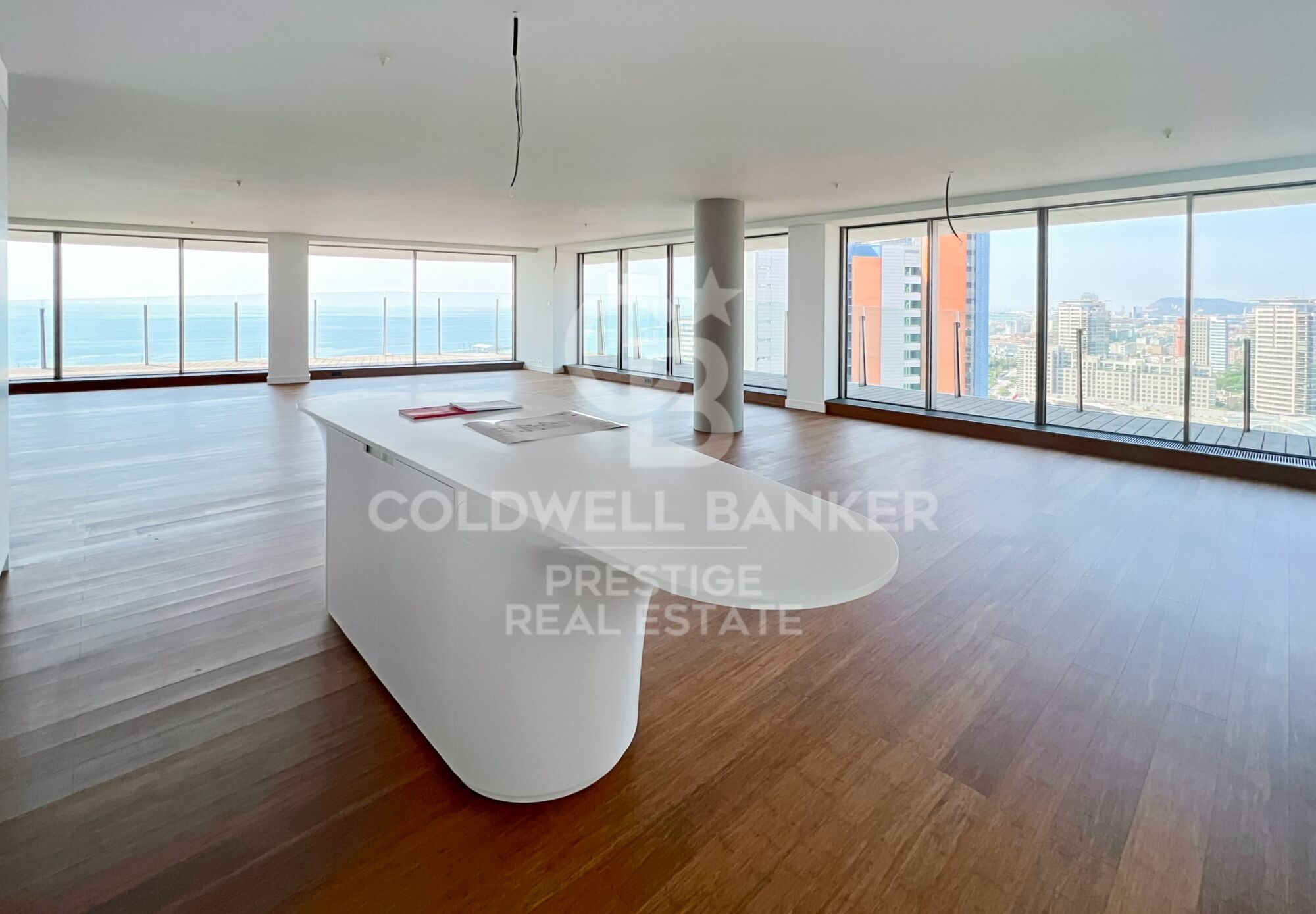 Iconic building in Barcelona: A luxury in heights in Diagonal Mar