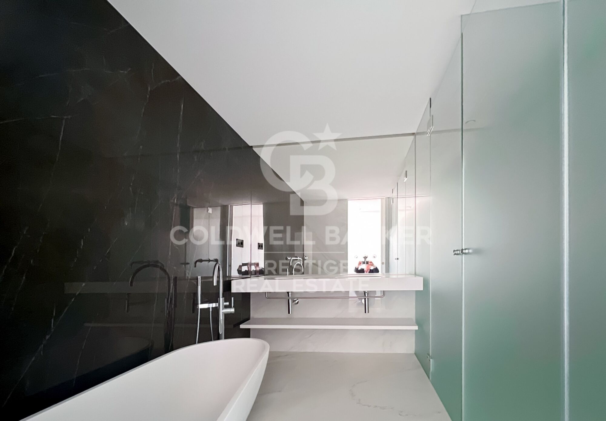 Iconic building in Barcelona: A luxury in heights in Diagonal Mar