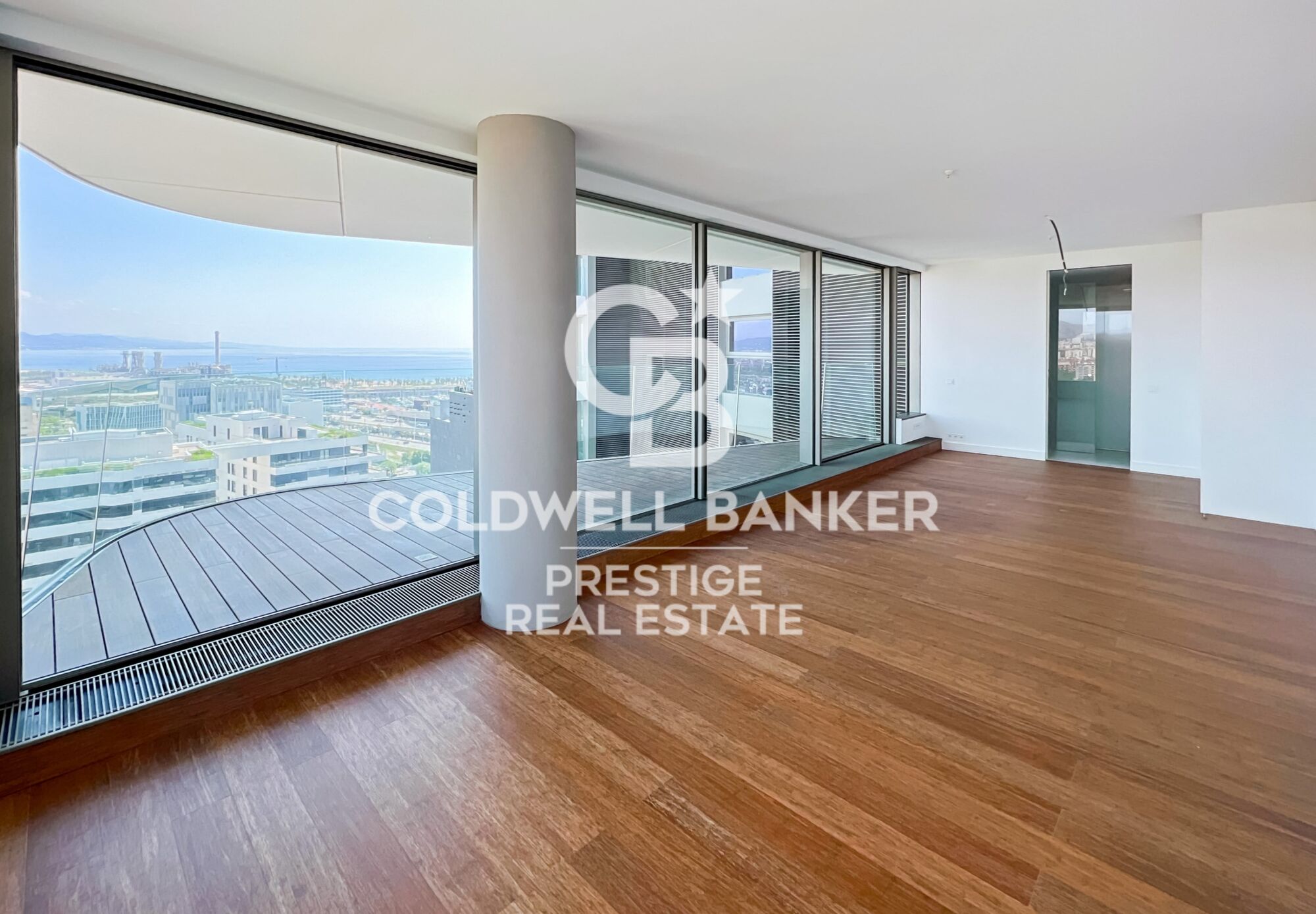 Iconic building in Barcelona: A luxury in heights in Diagonal Mar