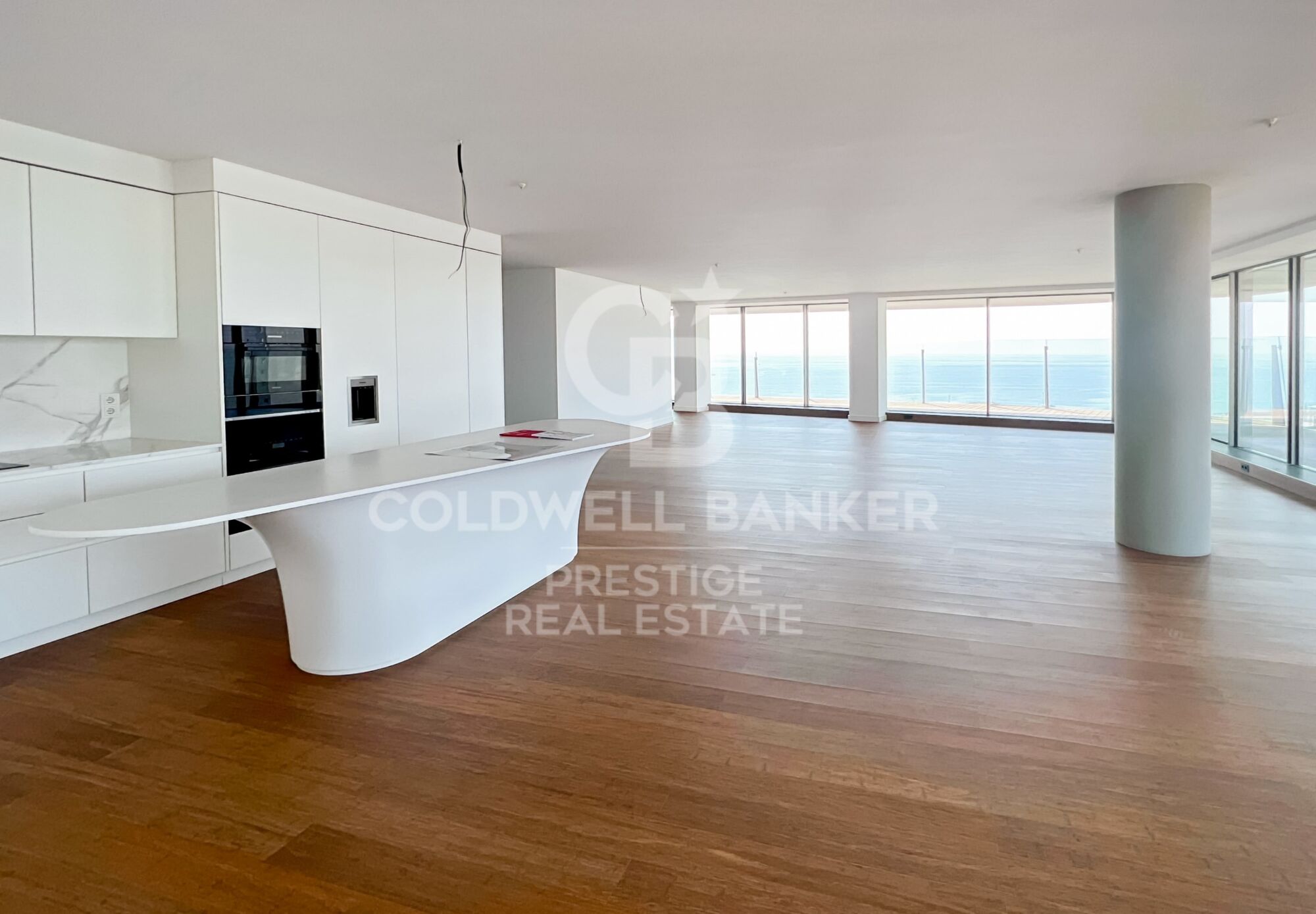 Iconic building in Barcelona: A luxury in heights in Diagonal Mar