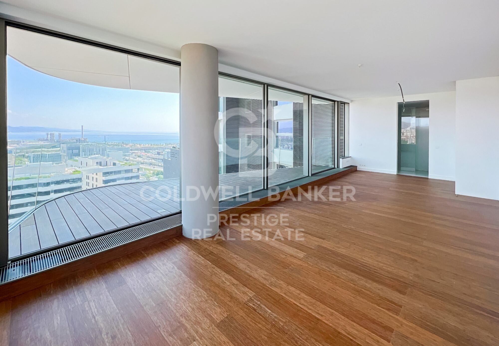 Iconic building in Barcelona: A luxury in heights in Diagonal Mar