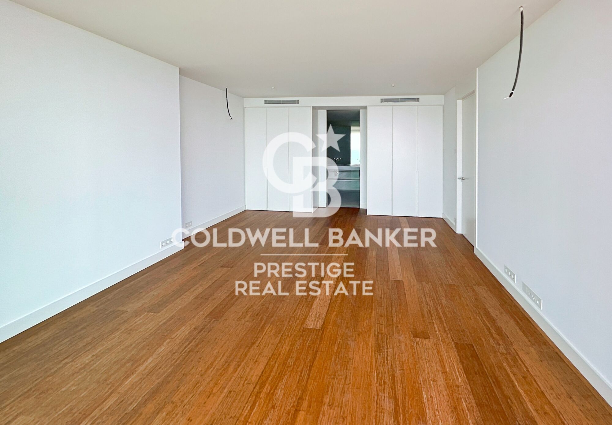 Icónico edificio en Barcelona: Un lujo en alturas en Diagonal Mar