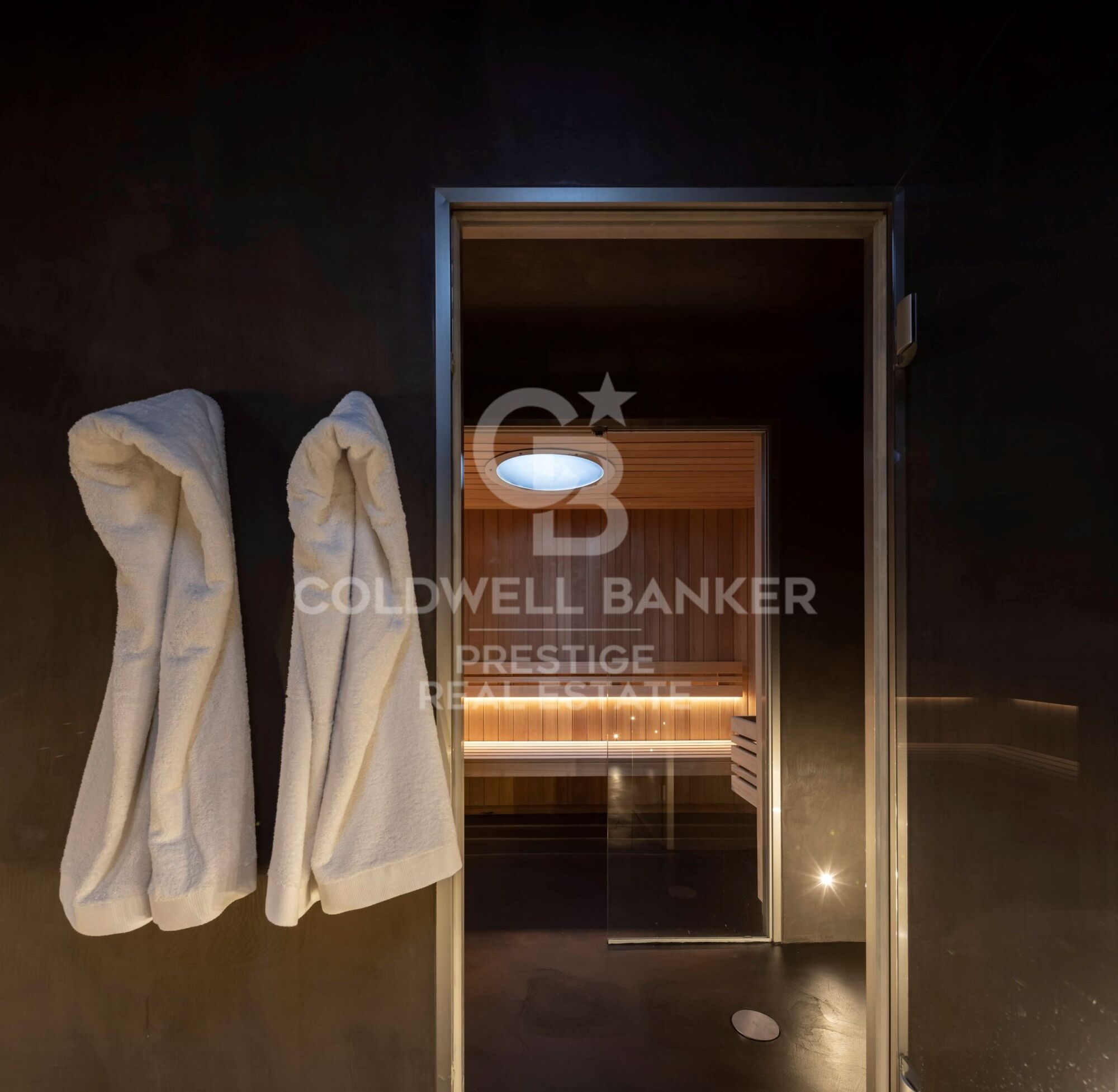 Iconic building in Barcelona: A luxury in heights in Diagonal Mar