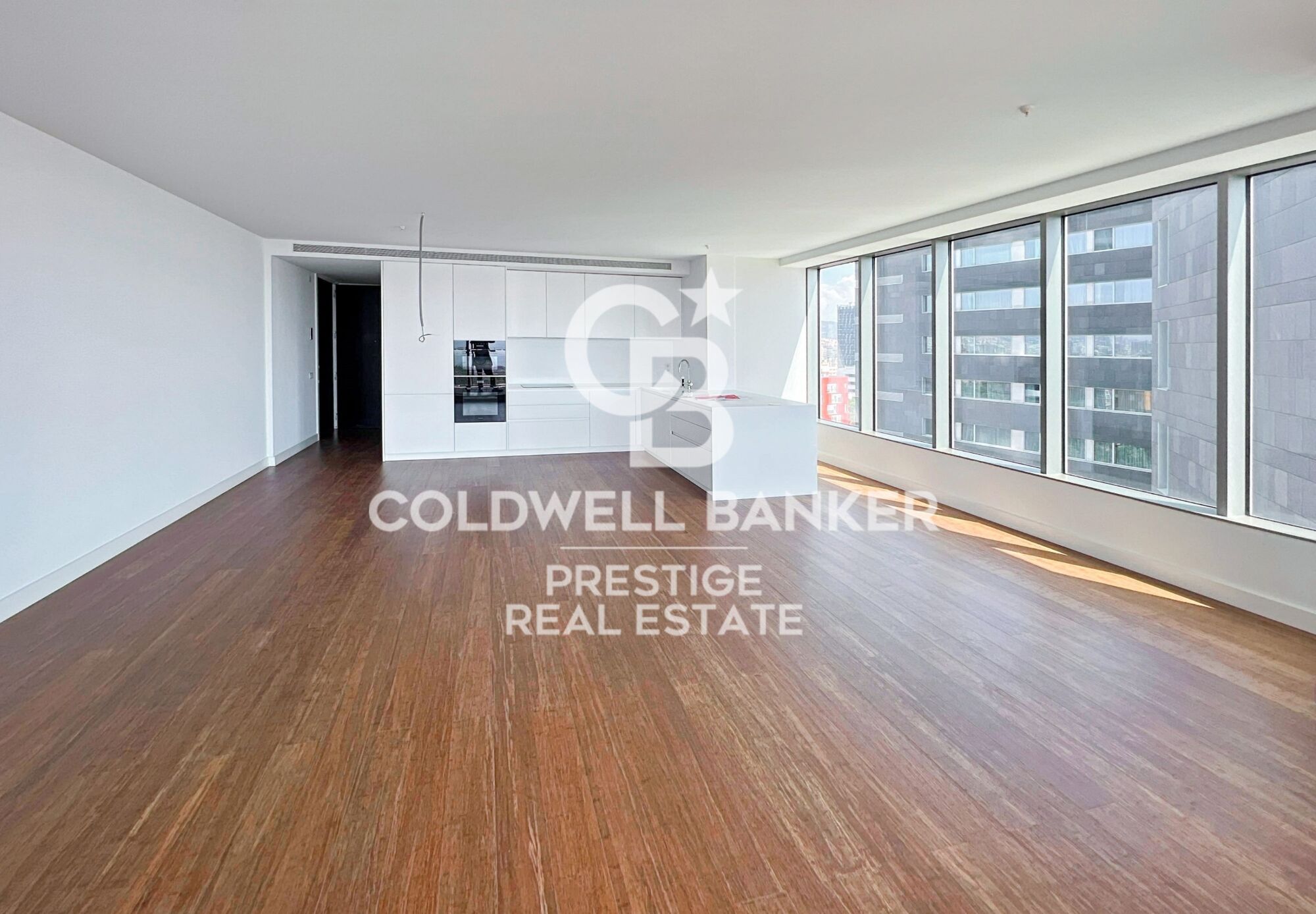 Iconic building in Barcelona: A luxury in heights in Diagonal Mar