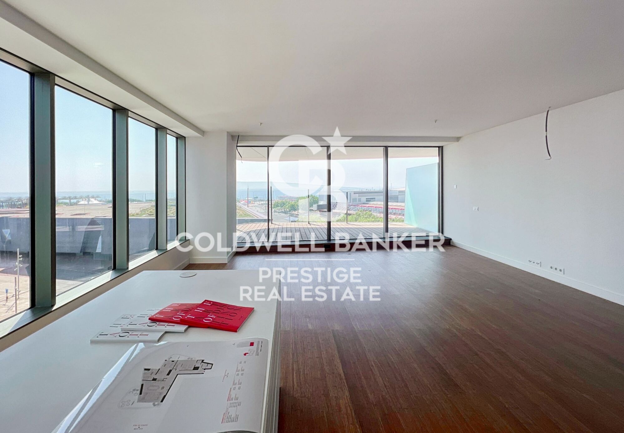 Iconic building in Barcelona: A luxury in heights in Diagonal Mar