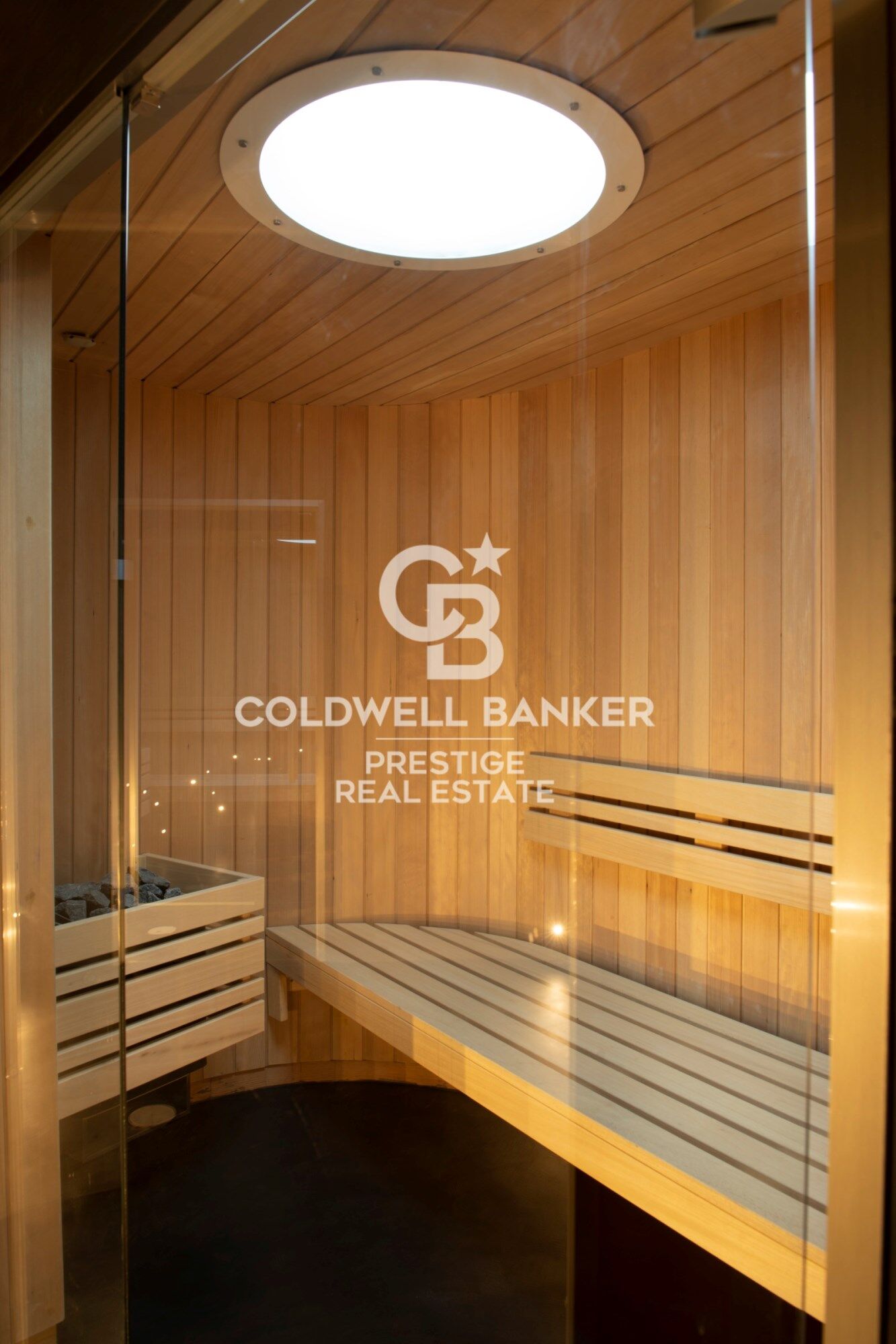 Iconic building in Barcelona: A luxury in heights in Diagonal Mar