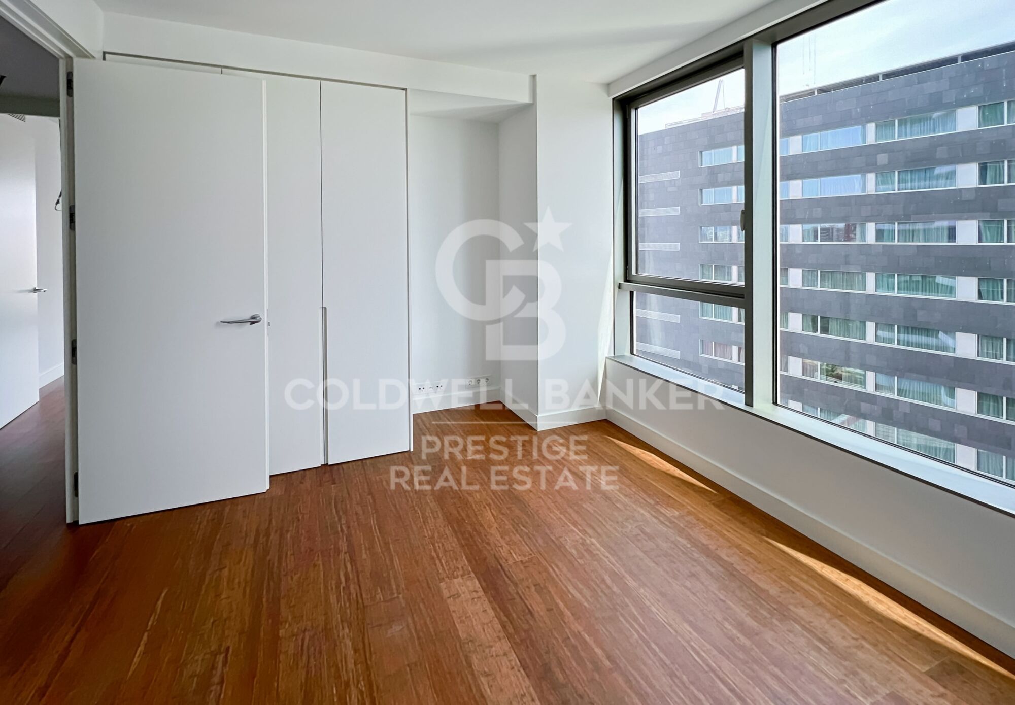 Ikonisches Gebäude in Barcelona: Luxus in der Höhe in Diagonal Mar