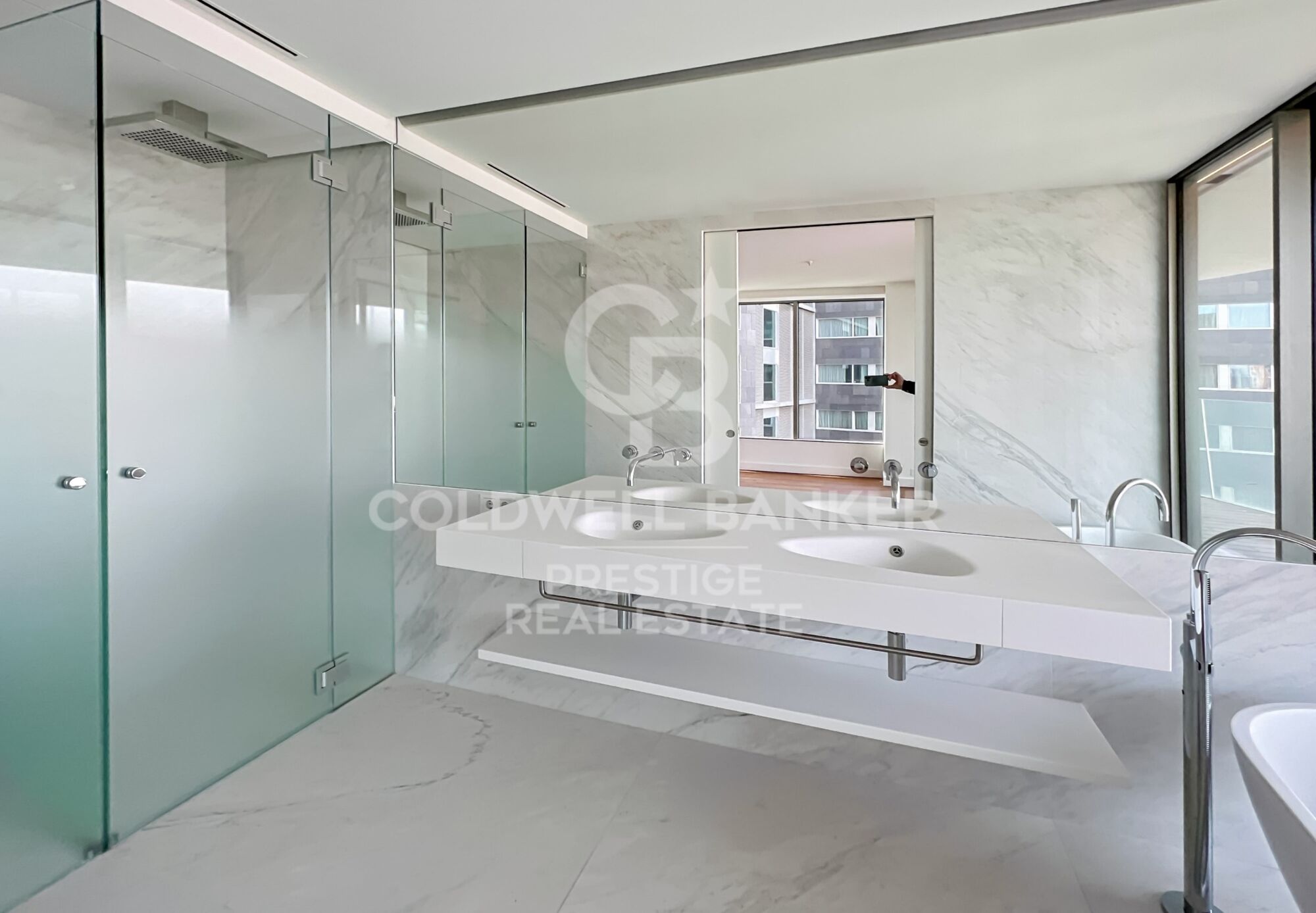 Ikonisches Gebäude in Barcelona: Luxus in der Höhe in Diagonal Mar