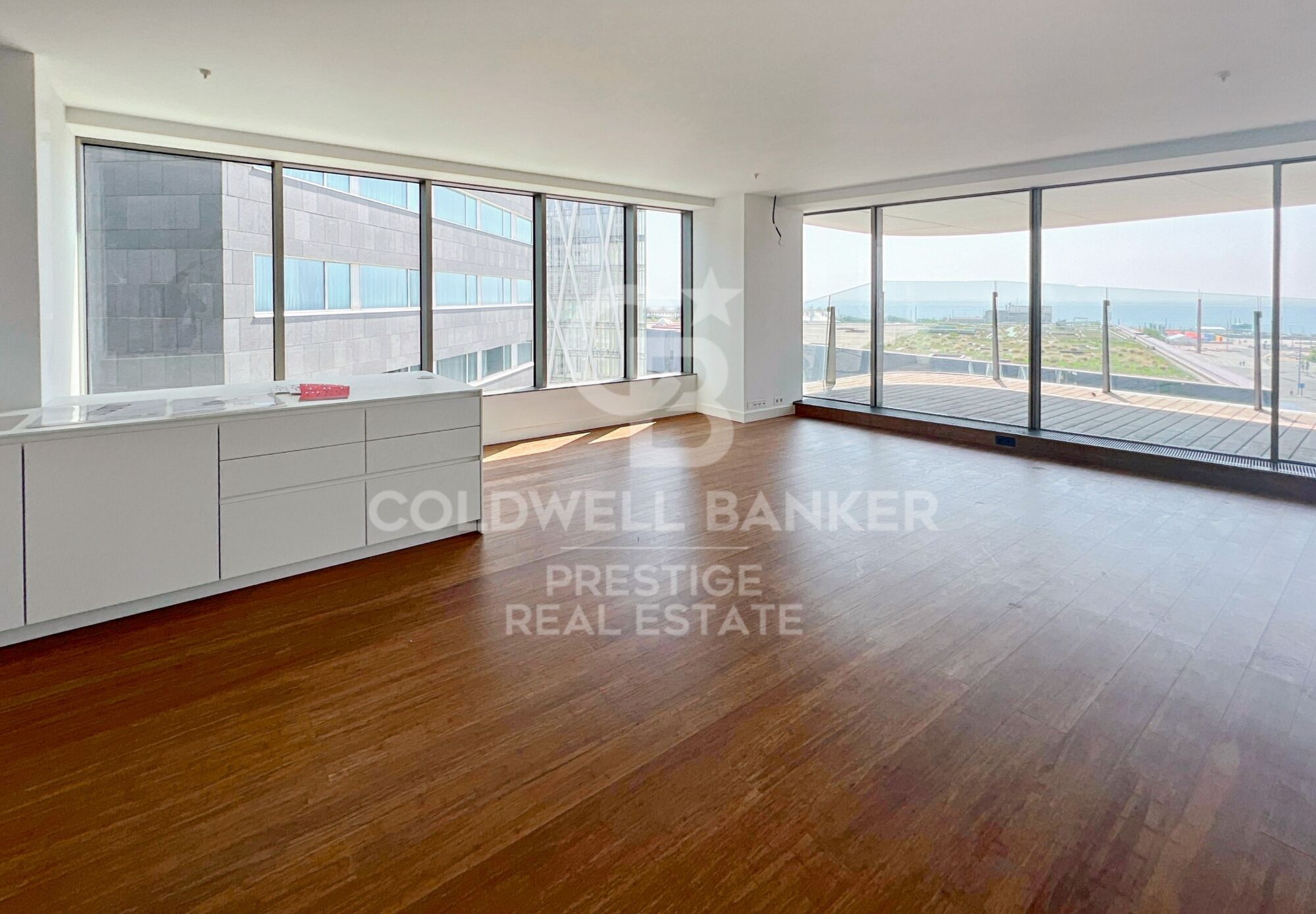 Ikonisches Gebäude in Barcelona: Luxus in der Höhe in Diagonal Mar