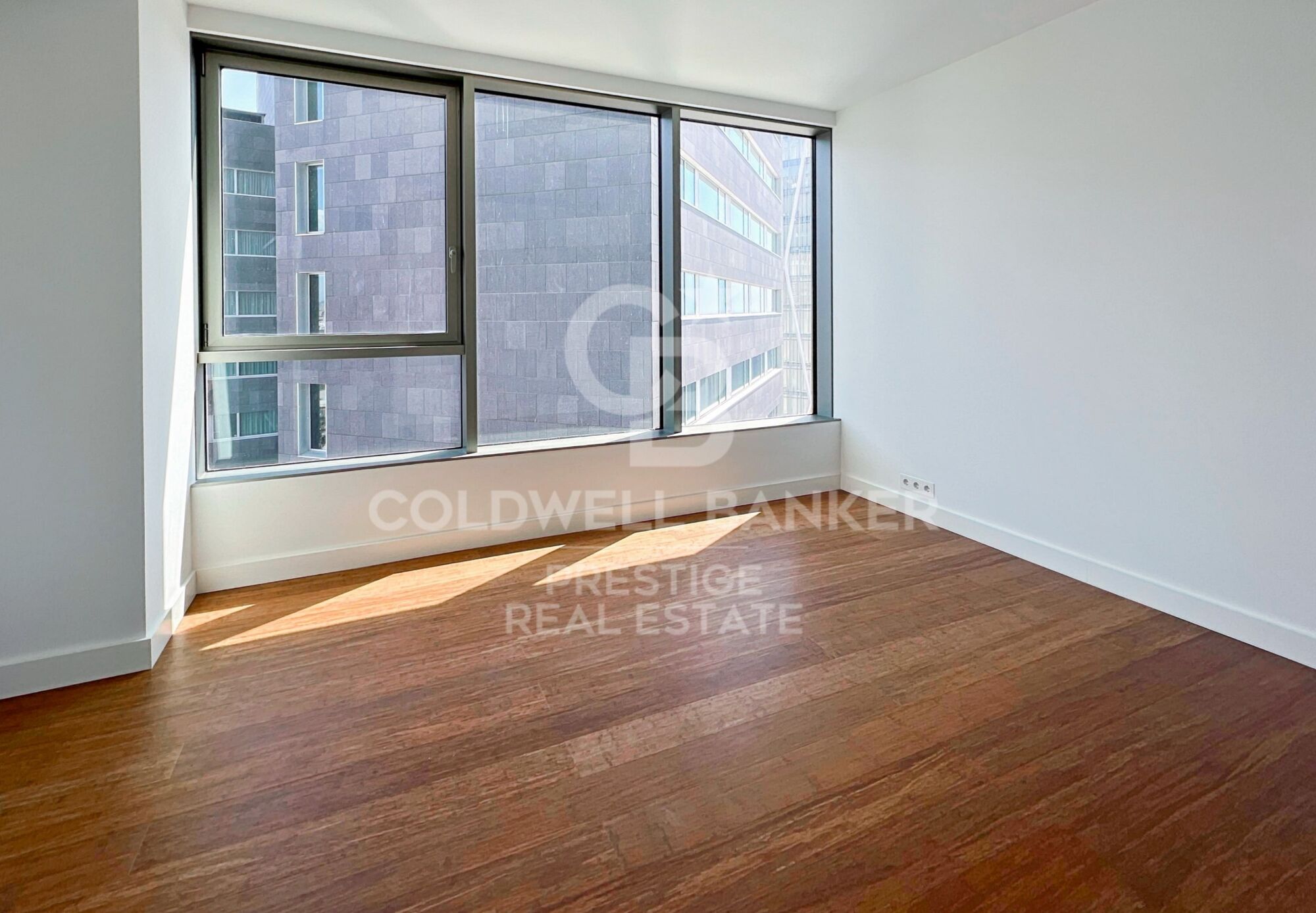 Ikonisches Gebäude in Barcelona: Luxus in der Höhe in Diagonal Mar