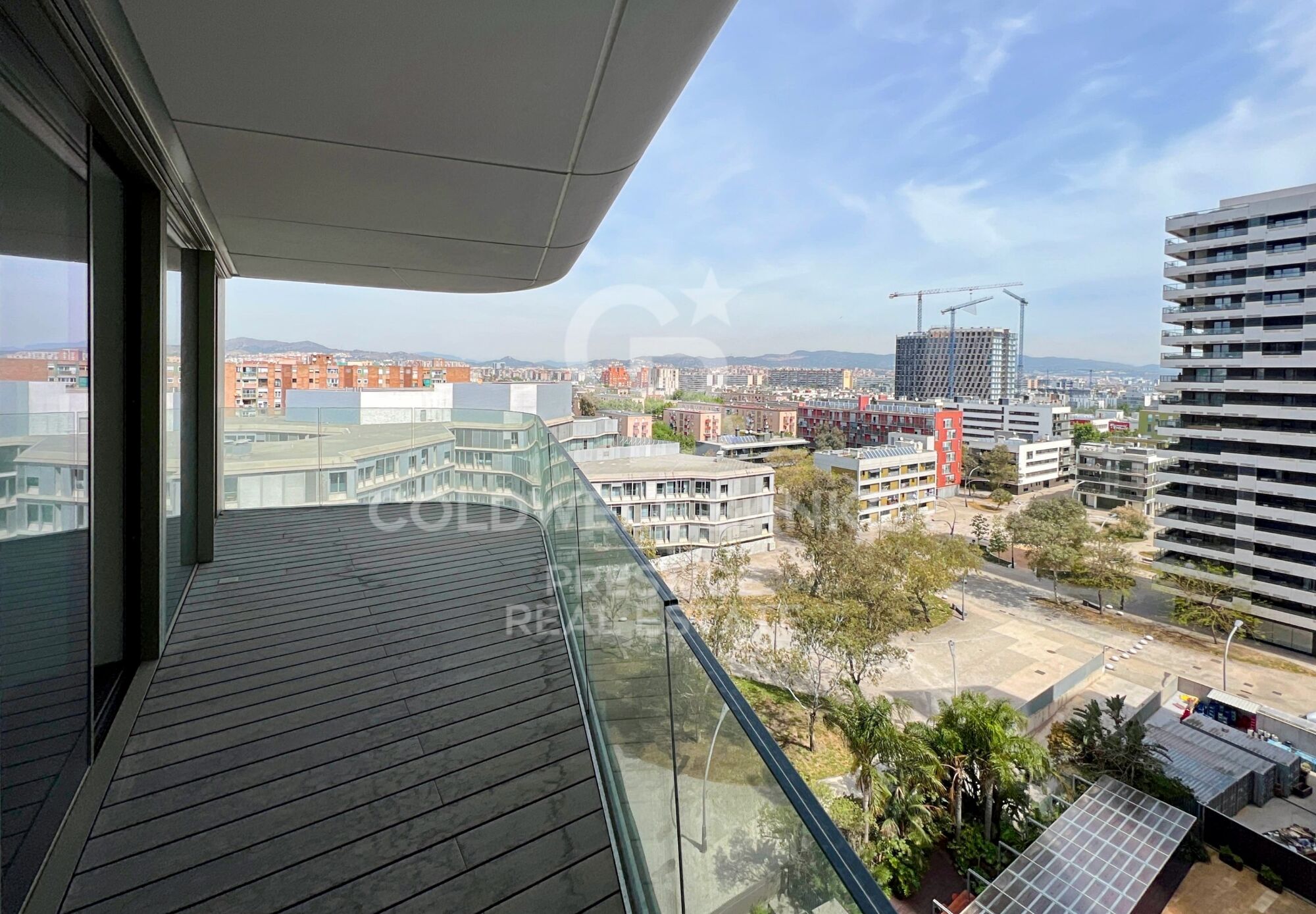 Ikonisches Gebäude in Barcelona: Luxus in der Höhe in Diagonal Mar