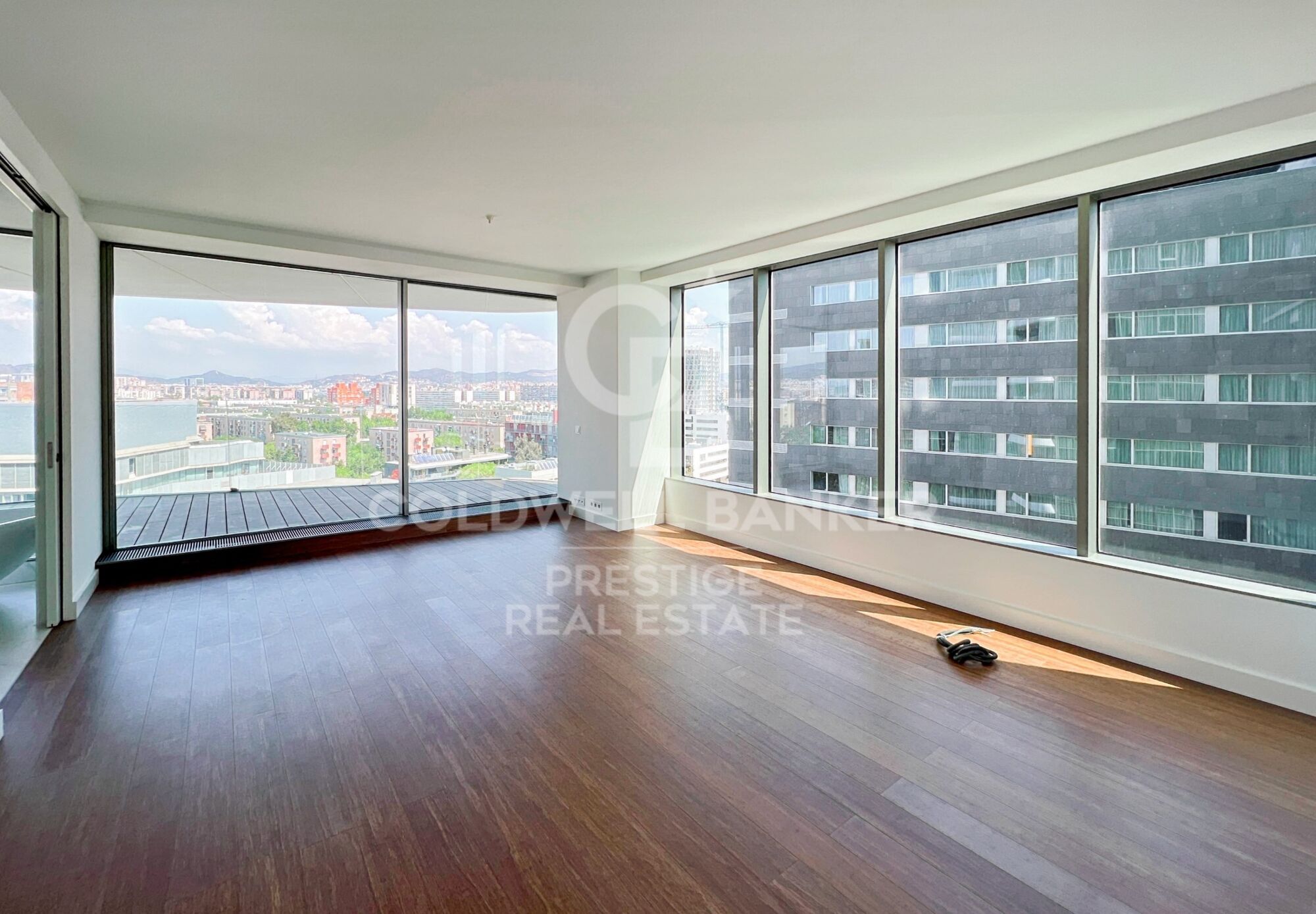 Iconic building in Barcelona: A luxury in heights in Diagonal Mar
