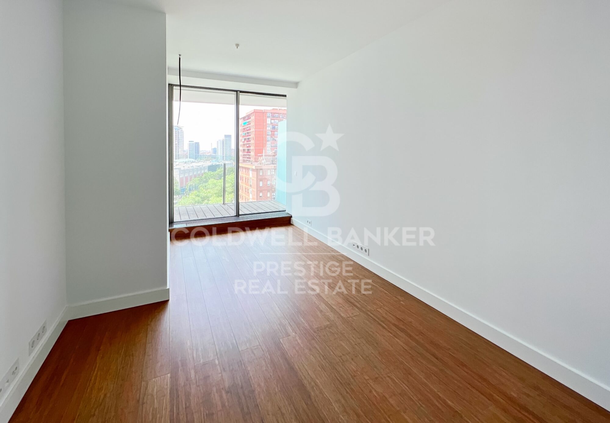 Icónico edificio en Barcelona: Un lujo en alturas en Diagonal Mar