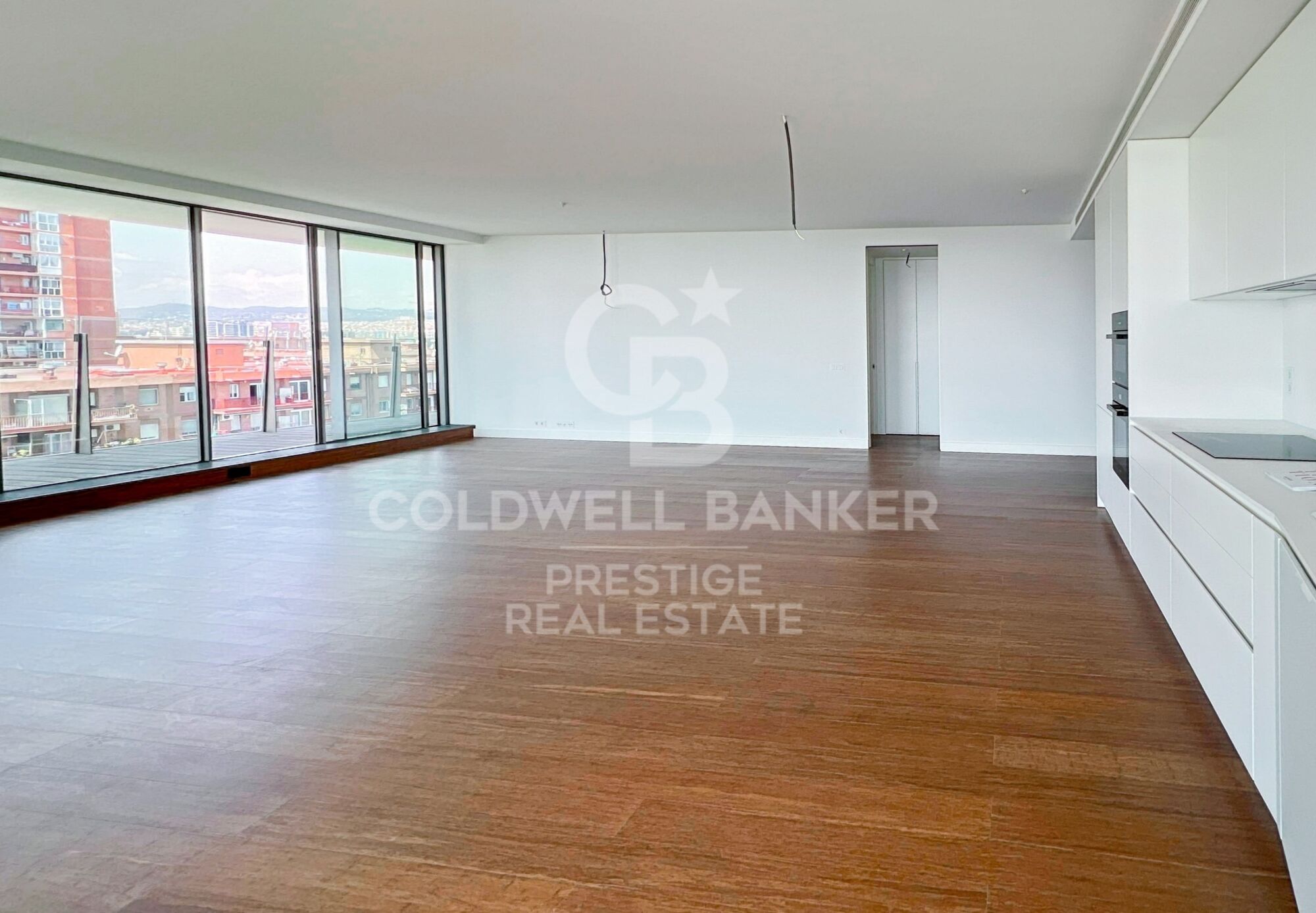 Icónico edificio en Barcelona: Un lujo en alturas en Diagonal Mar