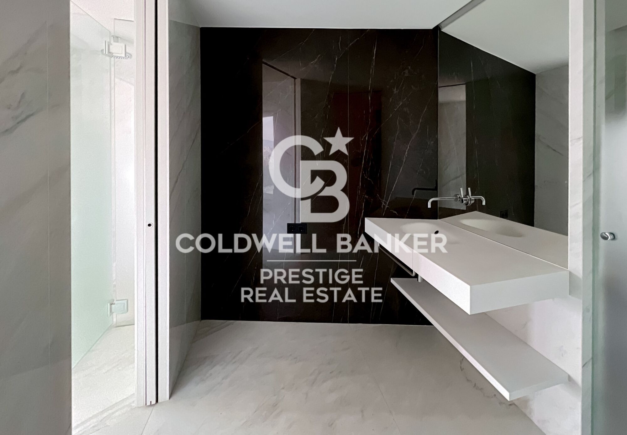 Iconic building in Barcelona: A luxury in heights in Diagonal Mar