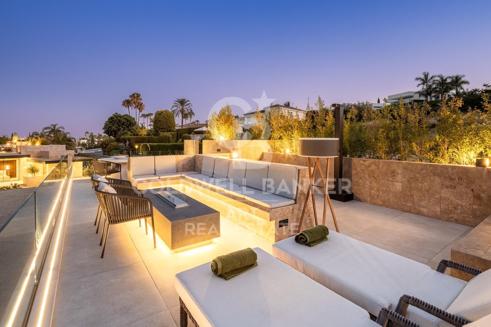 Elegant eco-conscious villa with panoramic views in prestigious La Cerquilla, Nueva Andalucía