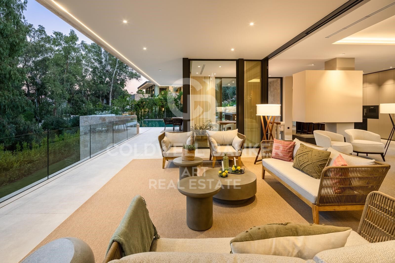 Elegant eco-conscious villa with panoramic views in prestigious La Cerquilla, Nueva Andalucía