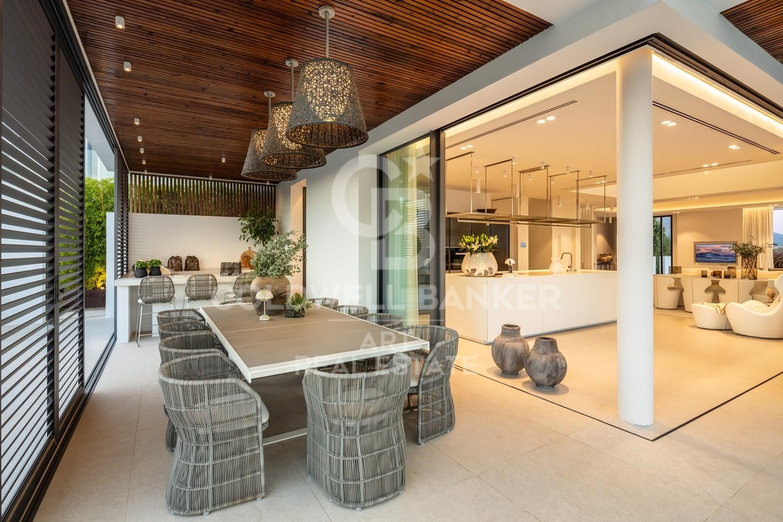 Contemporary villa with panoramic sea views in La Quinta, Benahavís