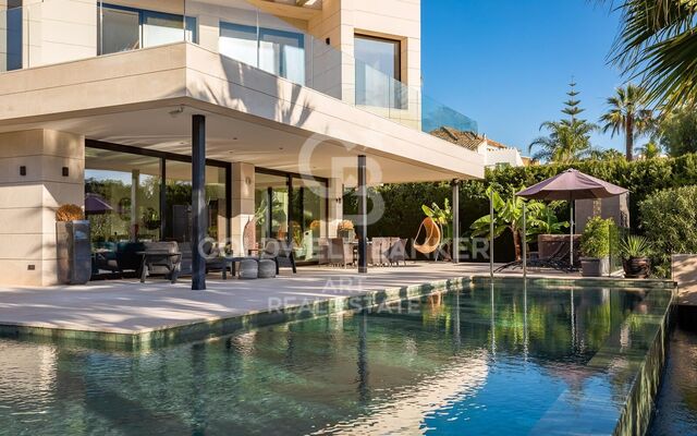 Superbe Villa dans un Emplacement Prestigieux dans la Vallée du Golf de Nueva Andalucía, Marbella