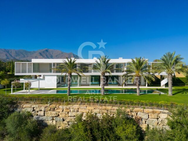 Villas with 4 - 8 bedrooms within golf course