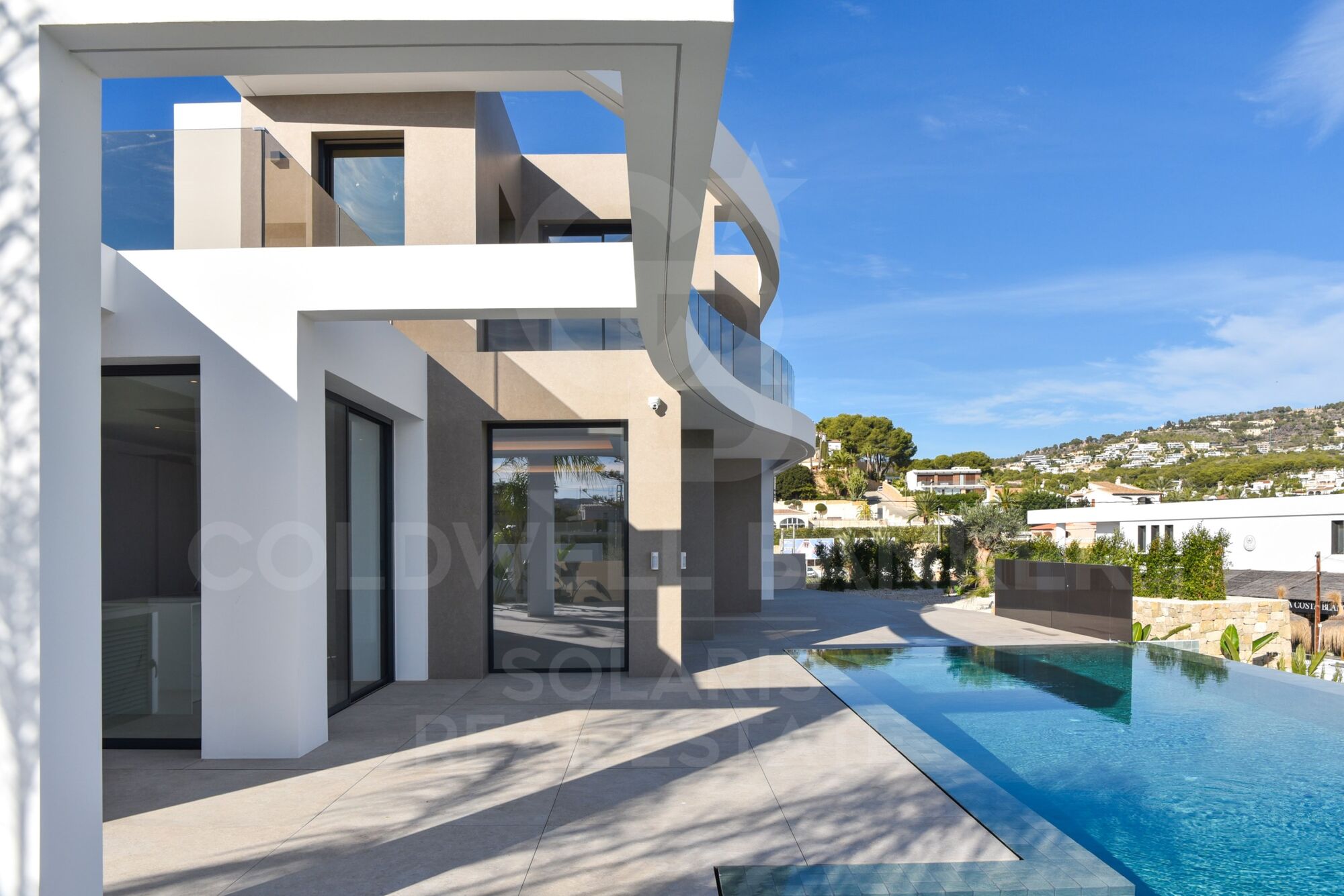 Neue Luxusvilla mit Meerblick in La Fustera, Benissa | Infinity-Pool, Spa, Kino