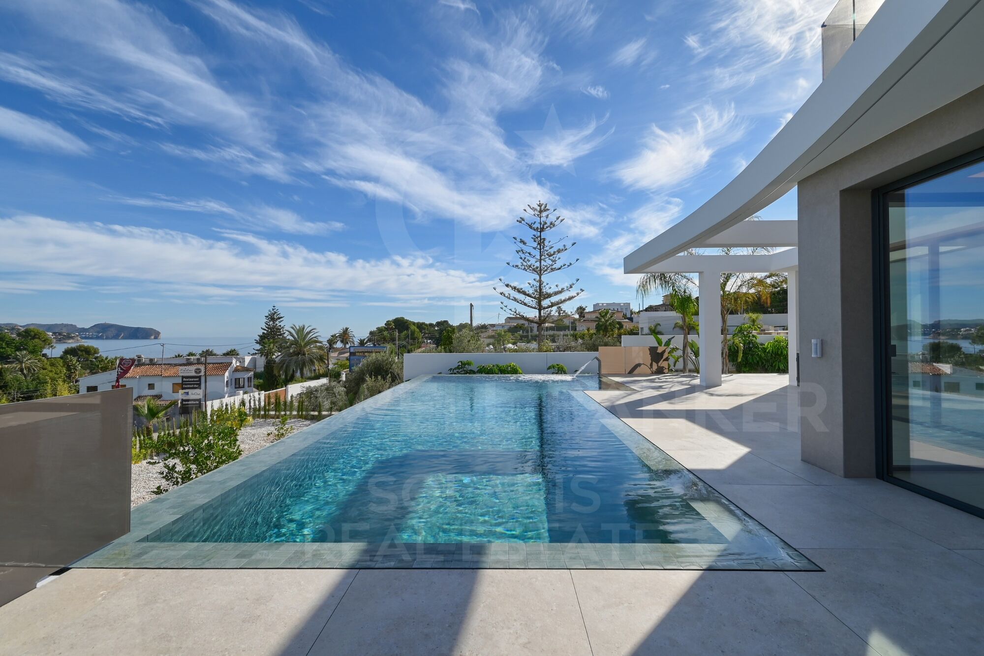 Neue Luxusvilla mit Meerblick in La Fustera, Benissa | Infinity-Pool, Spa, Kino