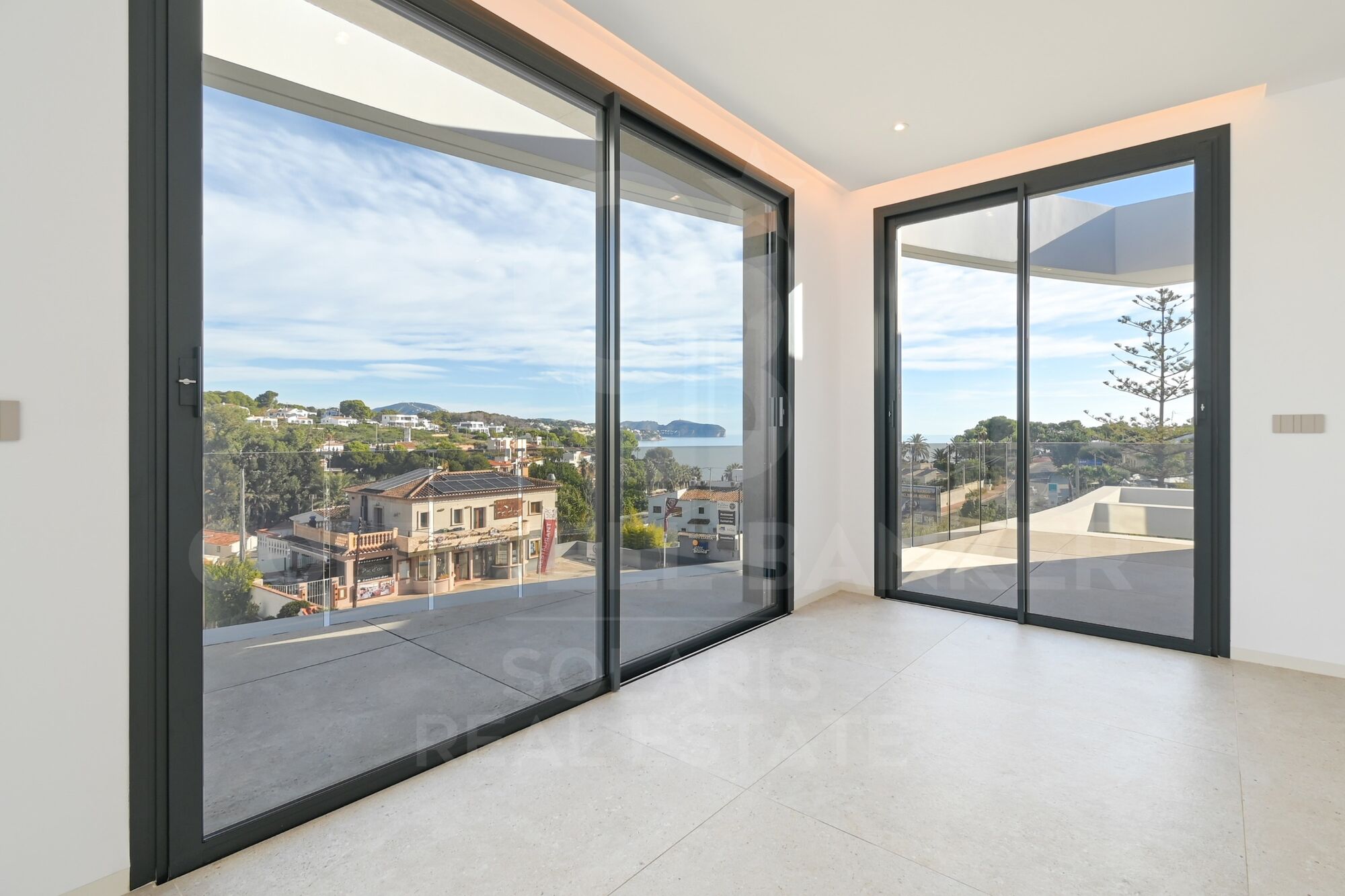 Neue Luxusvilla mit Meerblick in La Fustera, Benissa | Infinity-Pool, Spa, Kino