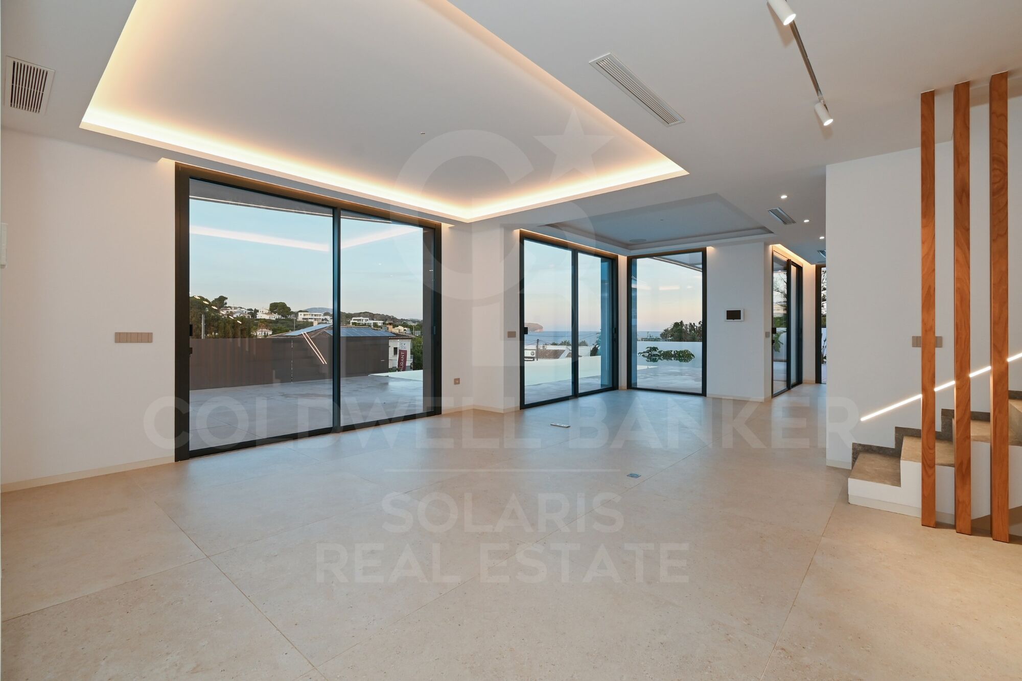 Villa de Lujo Nueva con Vistas al Mar en La Fustera, Benissa | Piscina Infinity, Spa, Cine