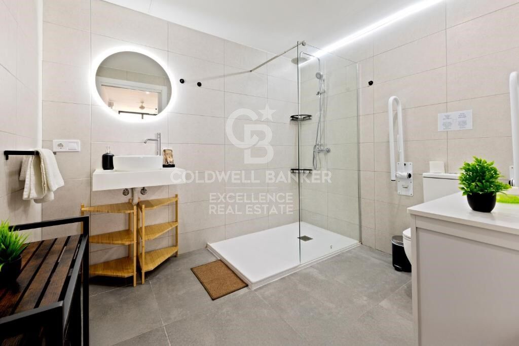 Apartamento Moderno con licencia turística en Av Pio Baroja, Campanar.