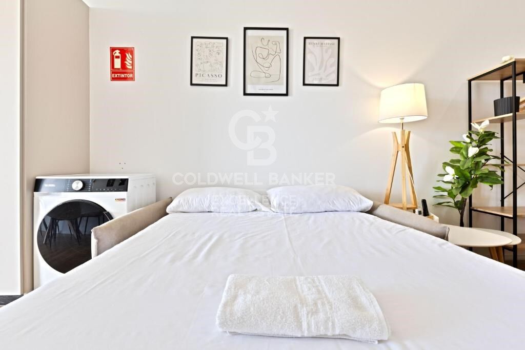 Apartamento Moderno con licencia turística en Av Pio Baroja, Campanar.