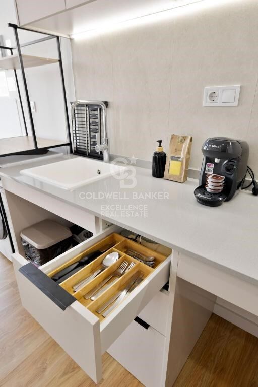 Apartamento Moderno con licencia turística en Av Pio Baroja, Campanar.