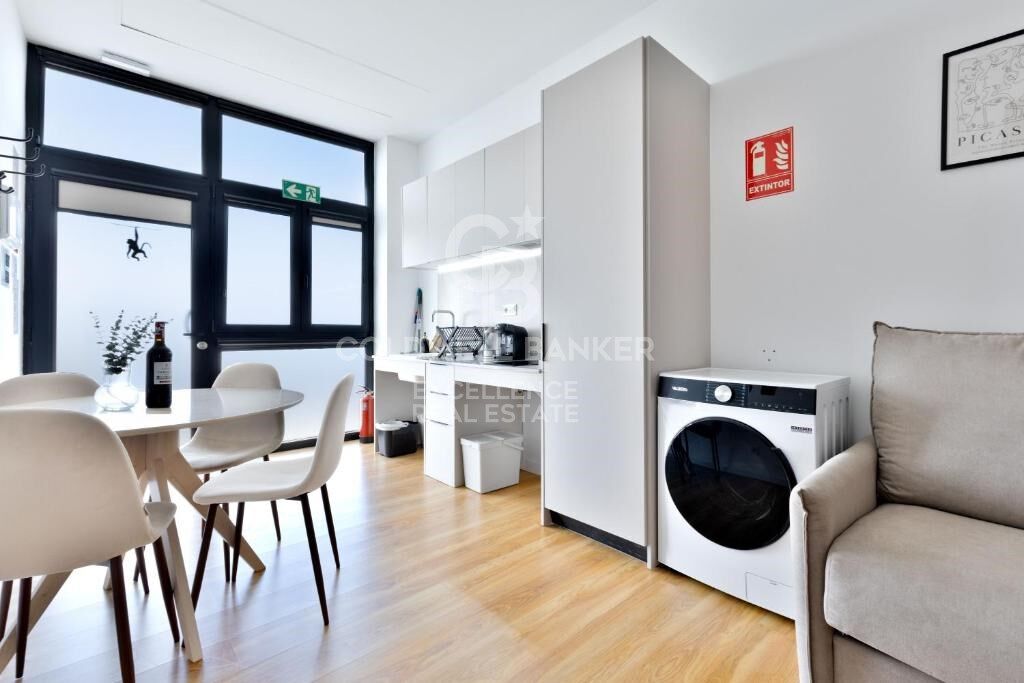 Apartamento Moderno con licencia turística en Av Pio Baroja, Campanar.